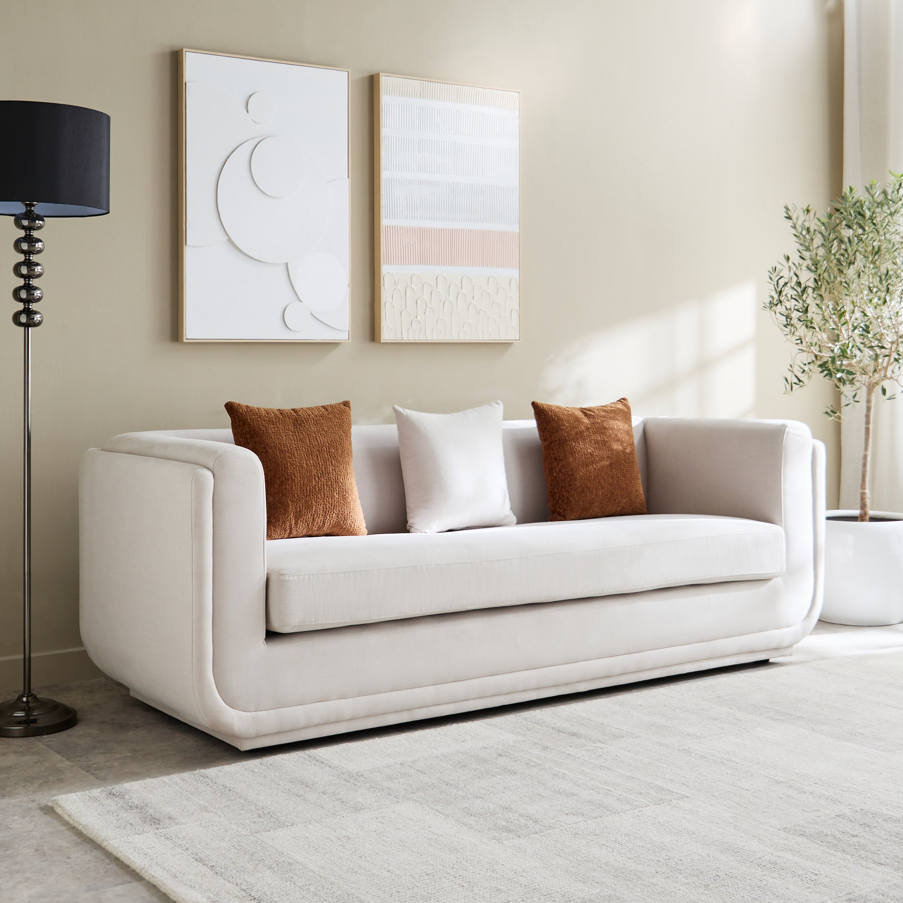 كنبة قماش بـ3 مقاعد مع 3 وسائد نكست من بروكلين-hbxlivingroom-sofasandarmchairs-sofas-image-1