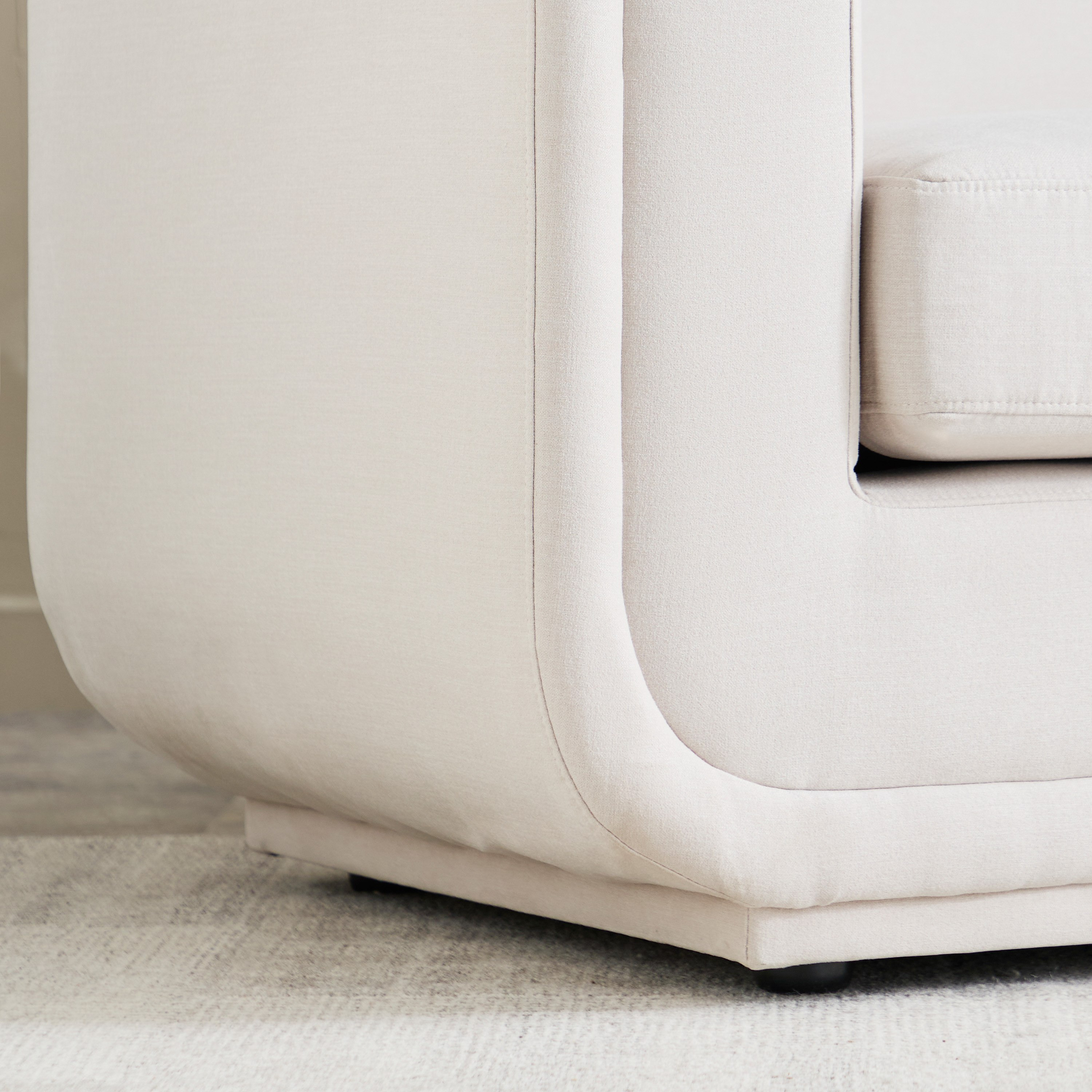 كنبة قماش بـ3 مقاعد مع 3 وسائد نكست من بروكلين-hbxlivingroom-sofasandarmchairs-sofas-image-10