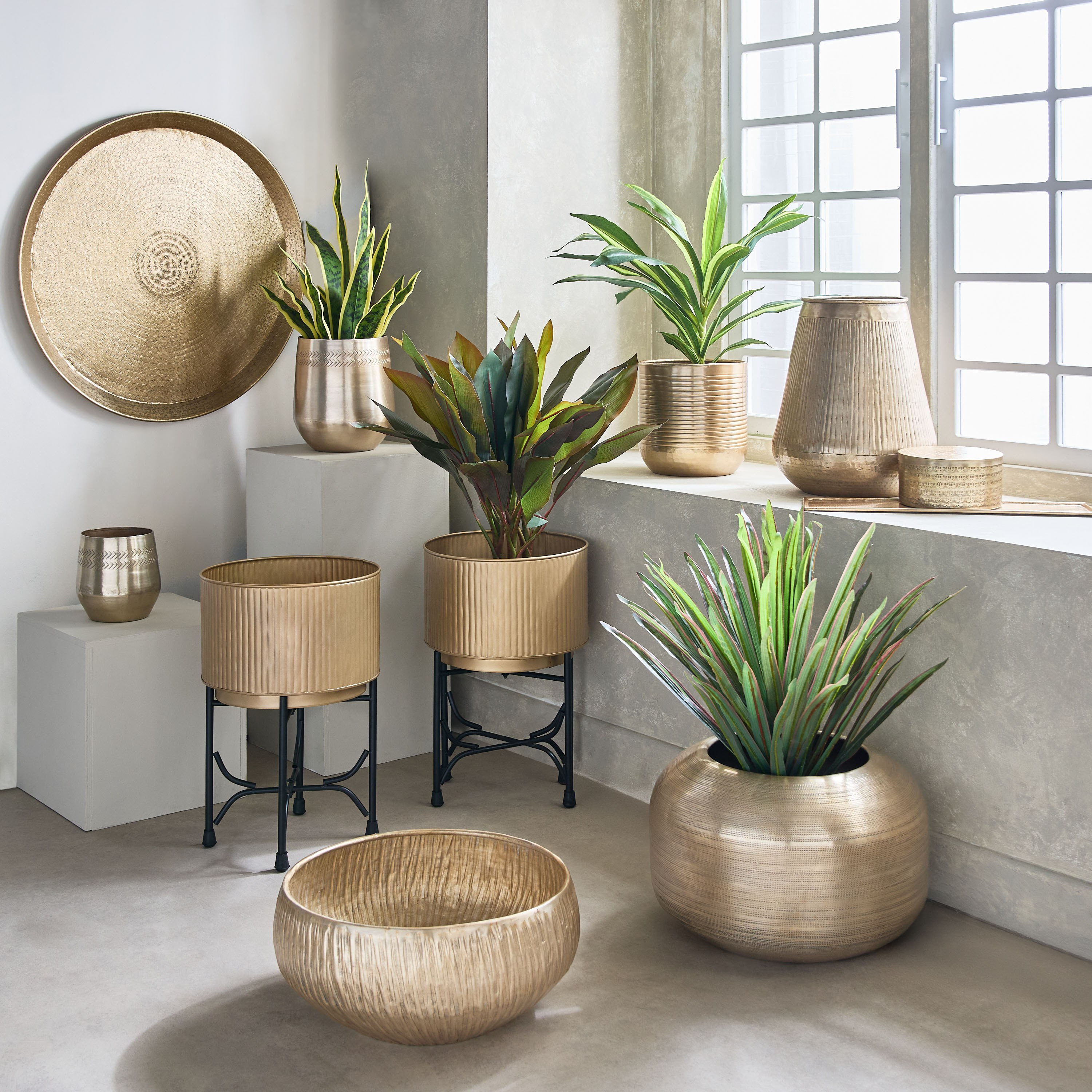صينية ألومنيوم بتصميم لوتس مع خطاف من نيدريل - 65 سم-hbxhomeware-hbxdecorandfurnishings-image-4