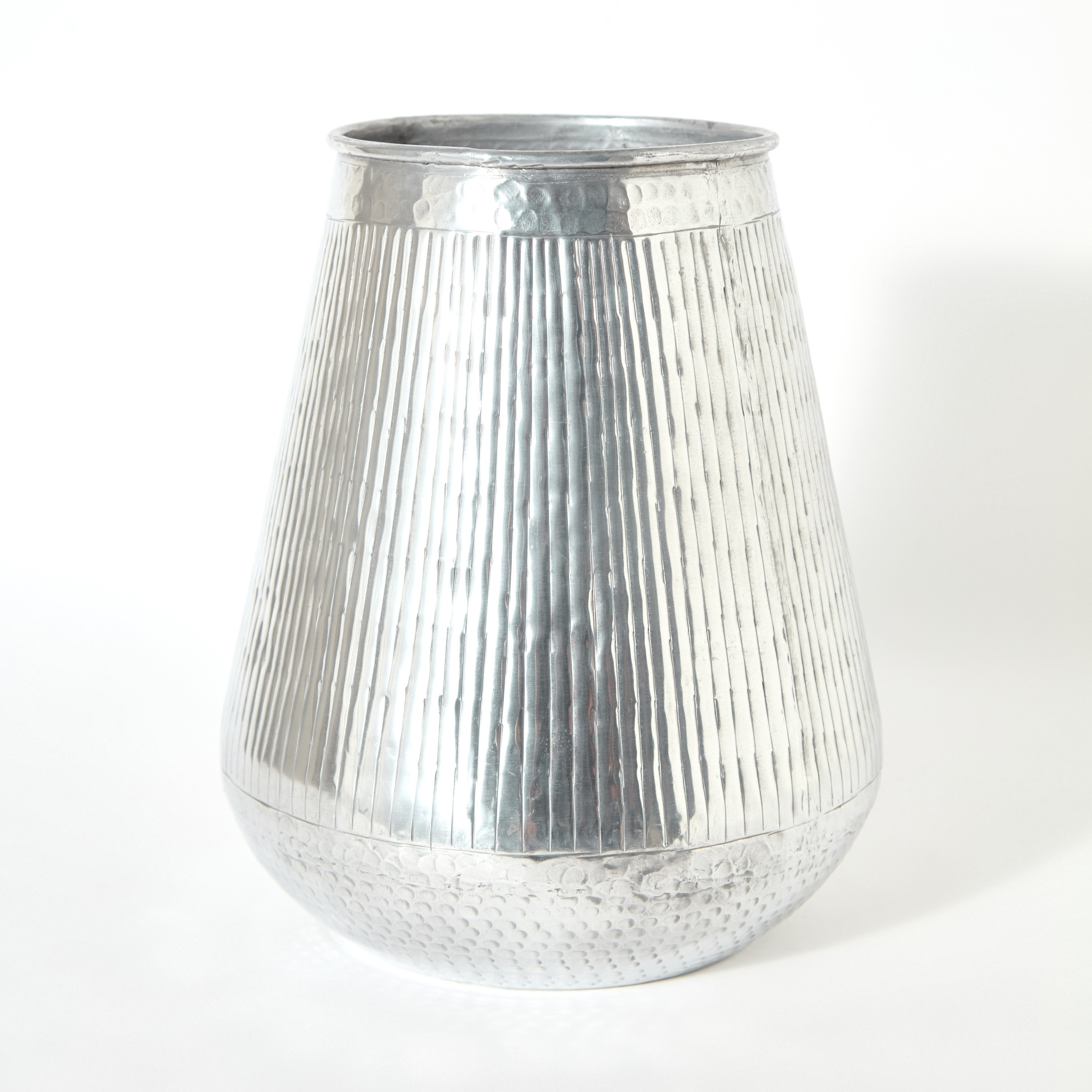 Nydril Aluminium Linework Hammered Vase - 30x34 cm-PROMO_HB_AE_B2G2_011025-image-5