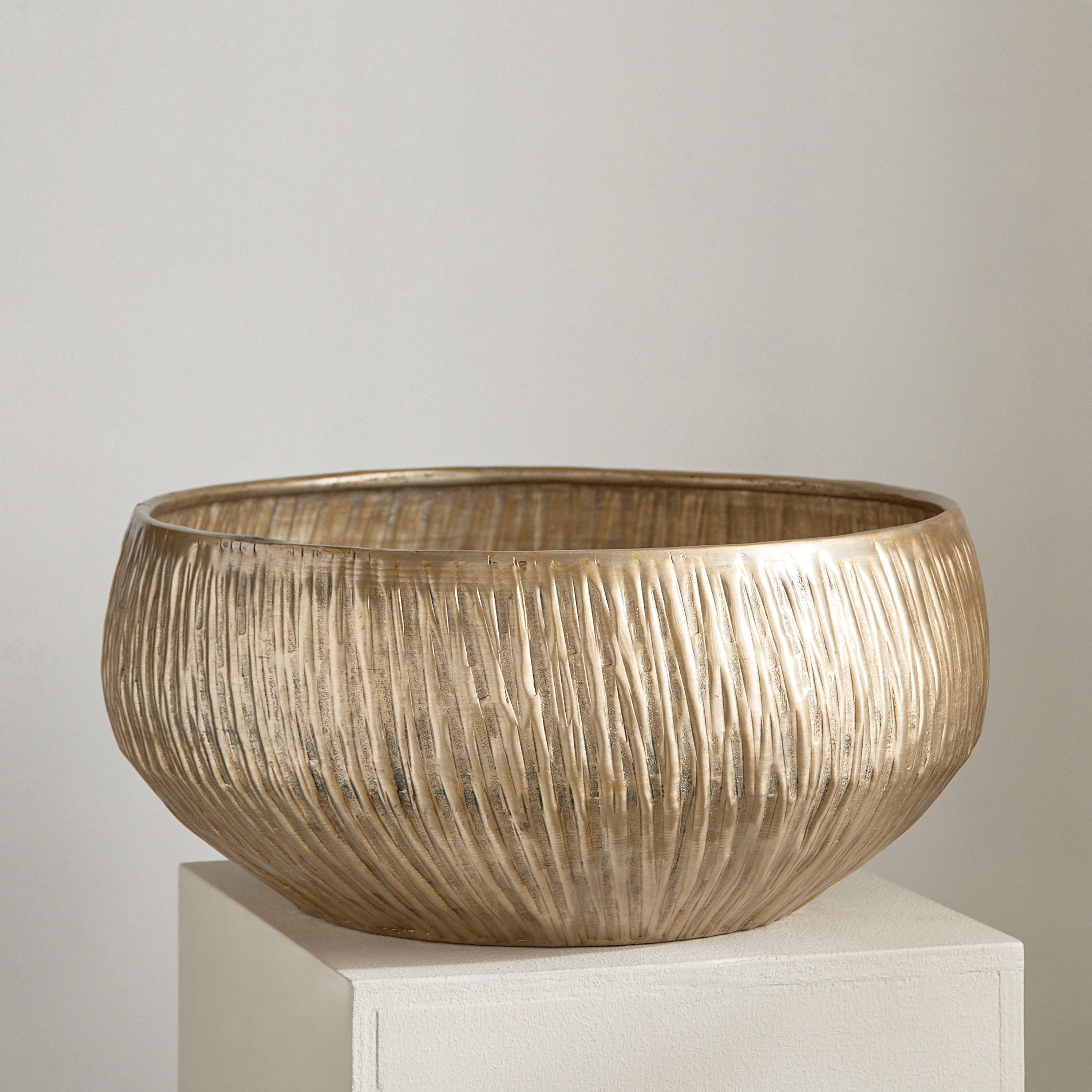 إناء زرع ألومنيوم منقوش من نيدريل - 40x16.5 سم-hbxhomeware-hbxdecorandfurnishings-image-2