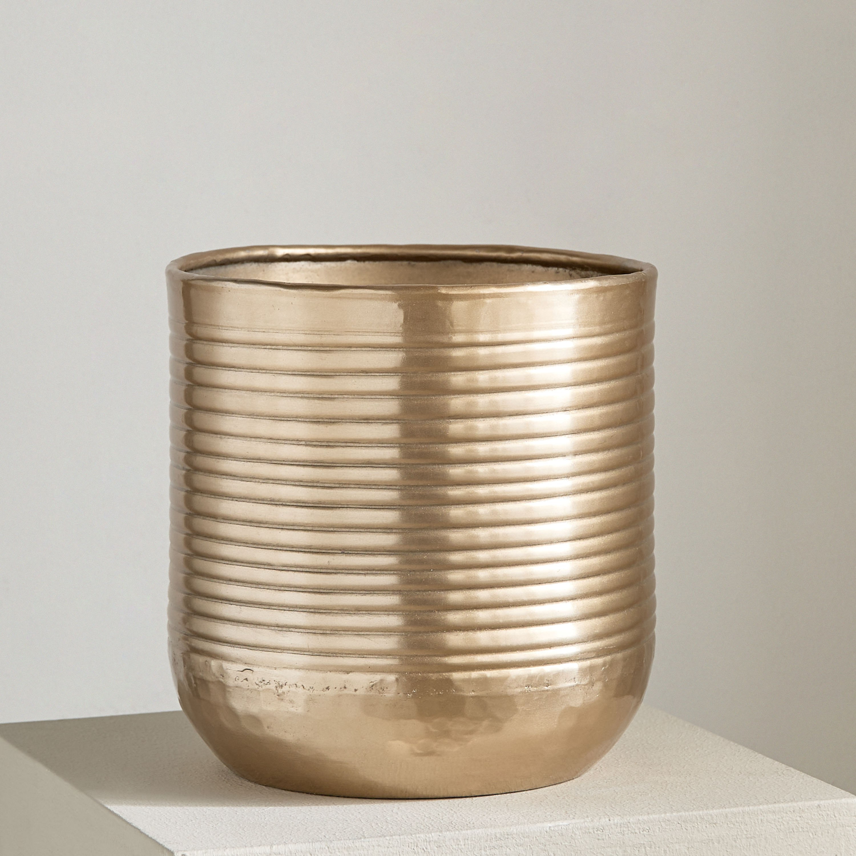Nydril Aluminium Linework Planter - 22x21.5 cm-hbxhomeware-hbxdecorandfurnishings-image-2