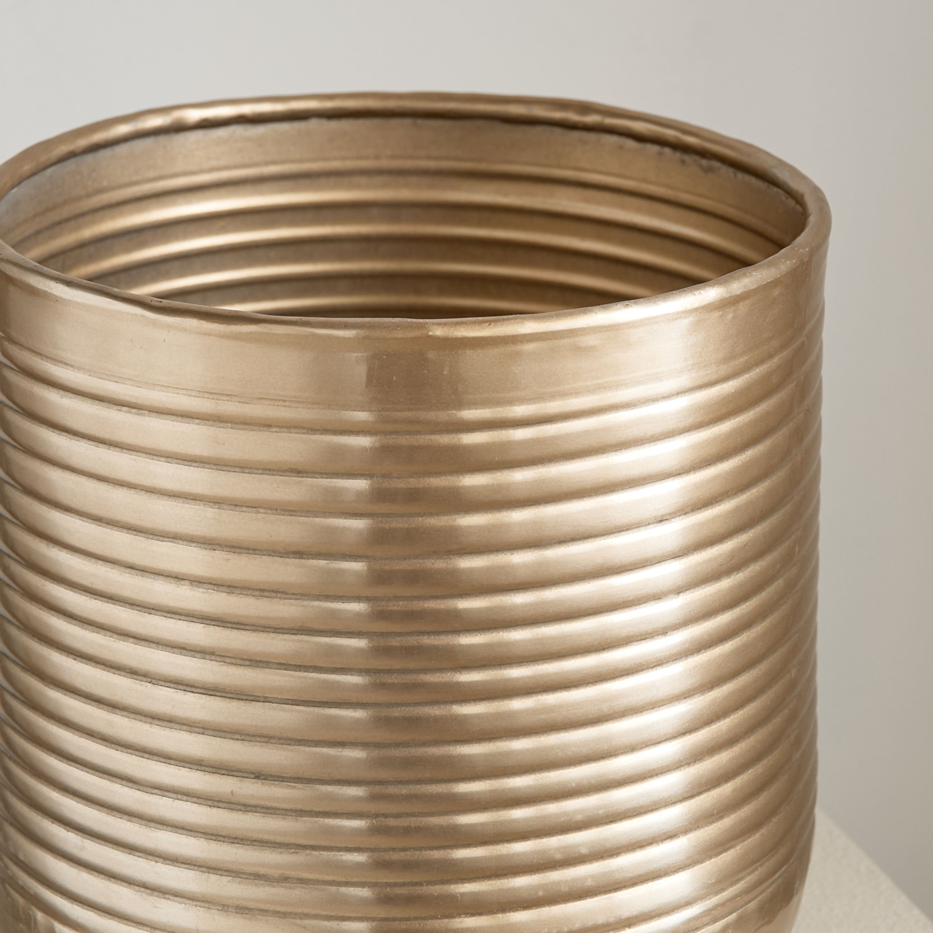 Nydril Aluminium Linework Planter - 22x21.5 cm-hbxhomeware-hbxdecorandfurnishings-image-3
