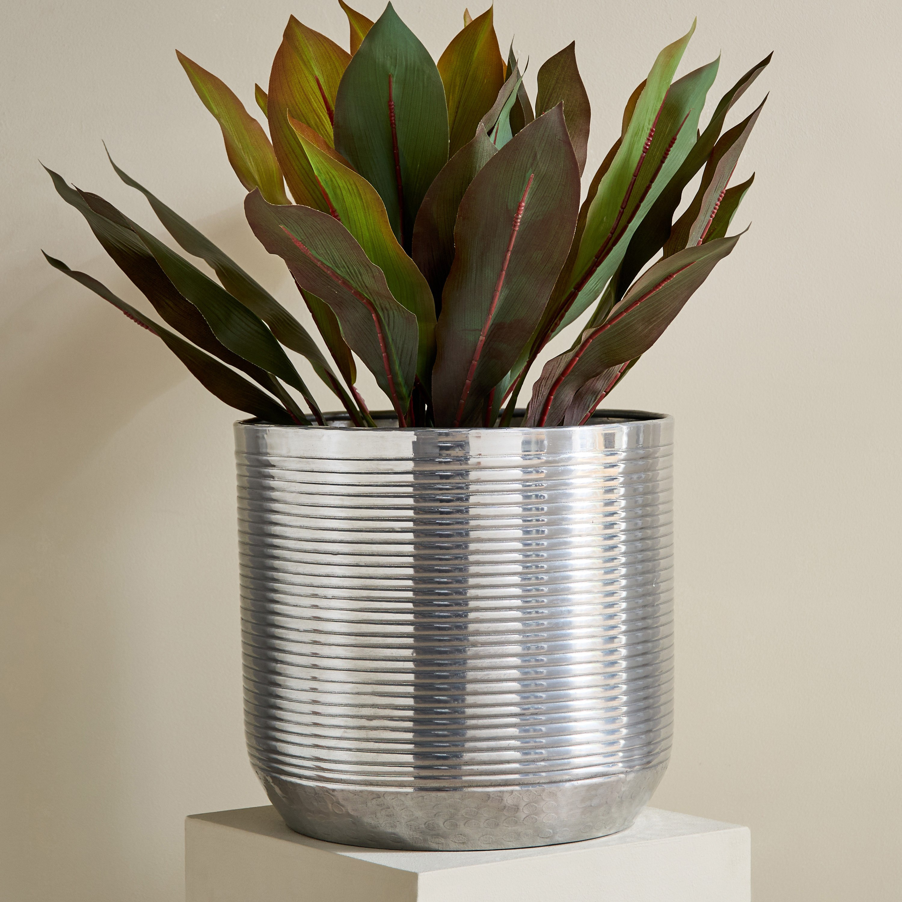 Nydril Linework Aluminium Planter - 31.5x29.5 cm-PROMO_HB_AE_B2G2_011025-image-1