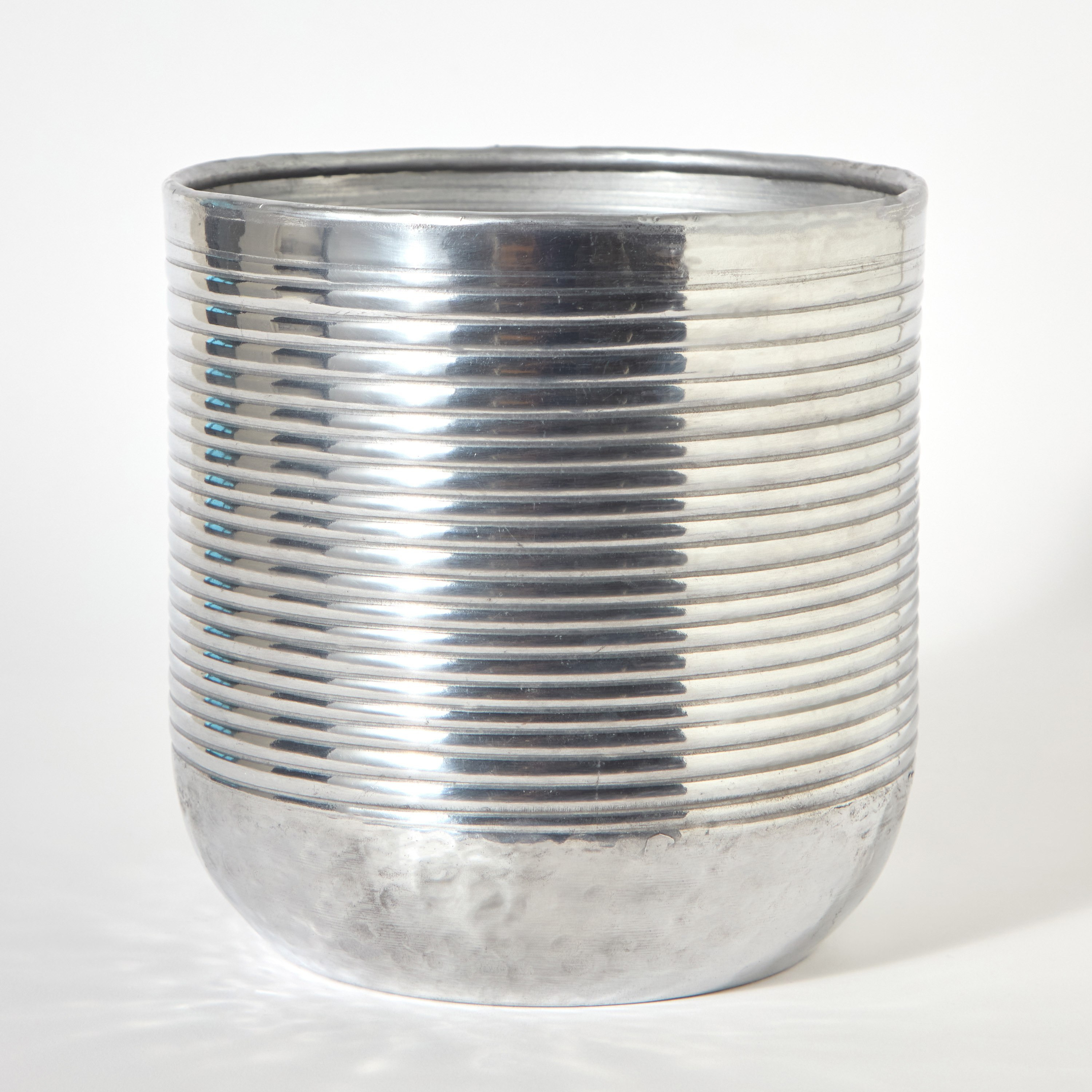 Nydril Linework Aluminium Planter - 22x21.5 cm-hbxhomeware-hbxdecorandfurnishings-image-5