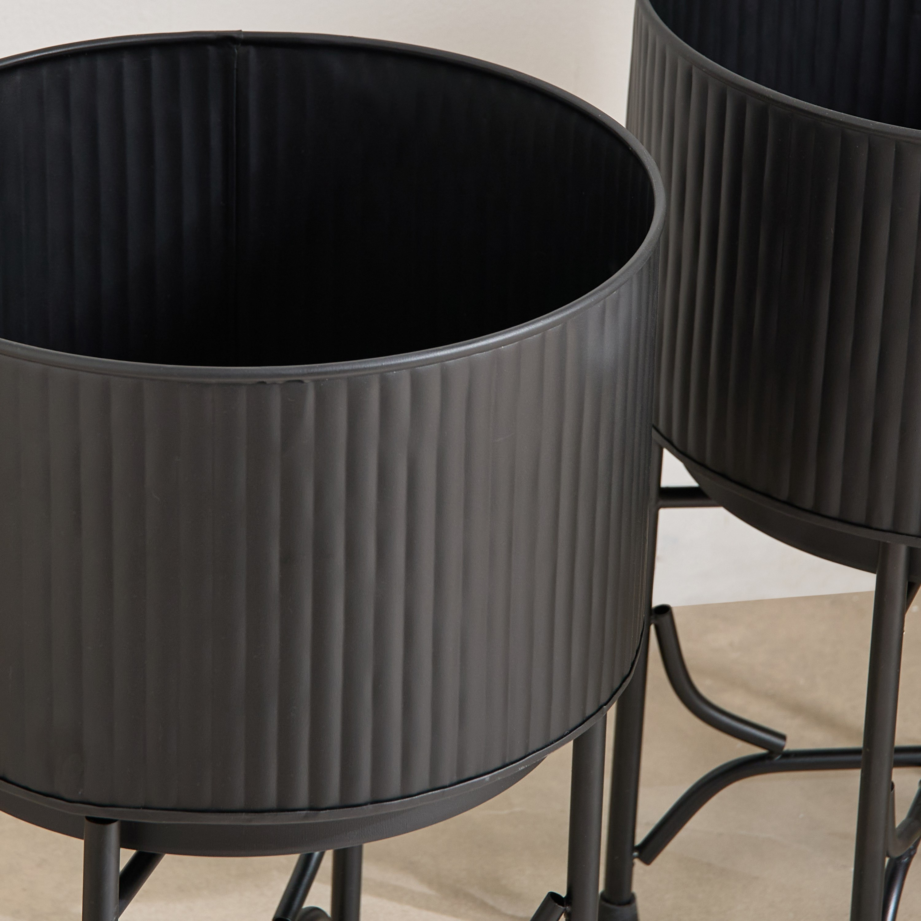 Nydril 2-Piece Line Design Artistic Iron Planter Set with Stand-PROMO_HB_AE_B1G1_250925-image-3