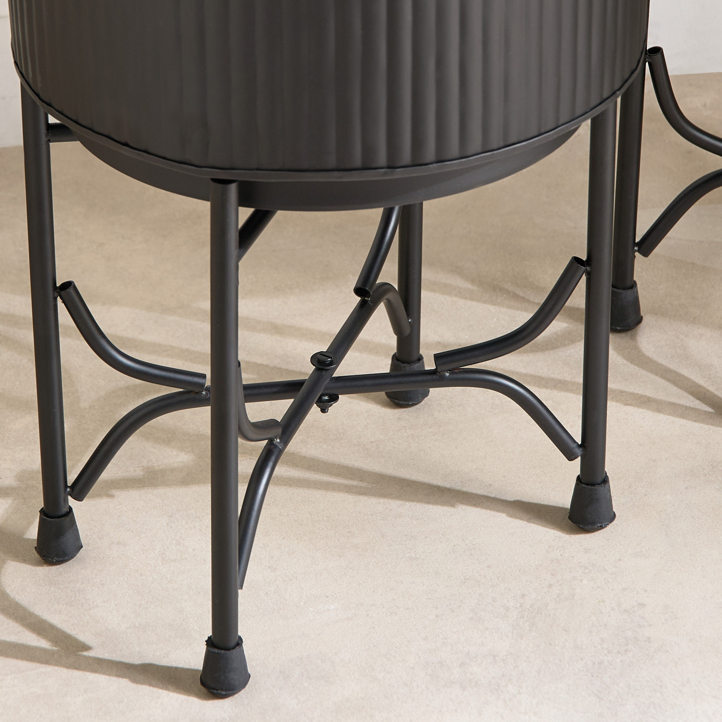 Nydril 2-Piece Line Design Artistic Iron Planter Set with Stand-PROMO_HB_AE_B1G1_250925-image-4