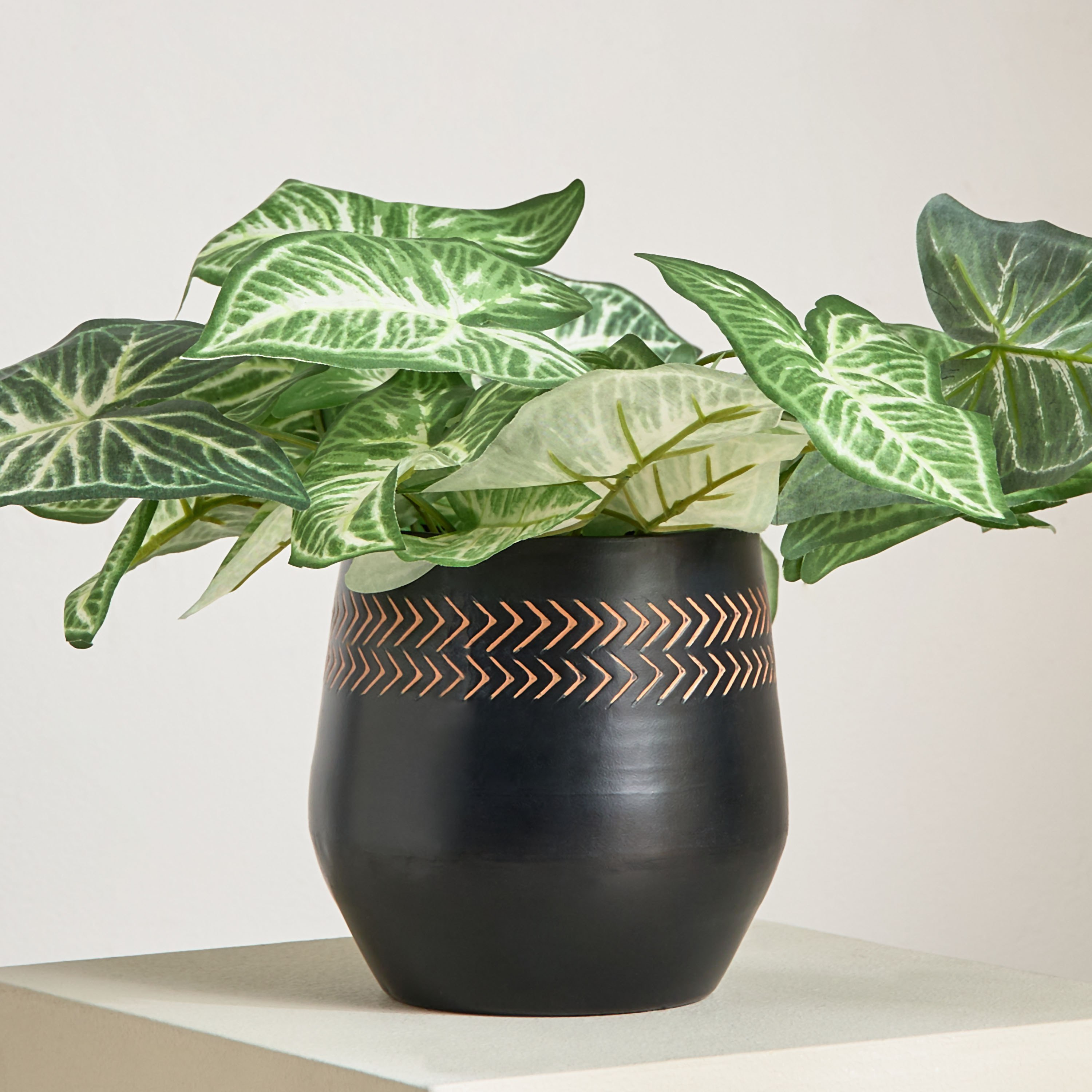 Nydril Aluminium Hammered Planter - 15x15x16 cm-hbxhomeware-hbxdecorandfurnishings-image-1