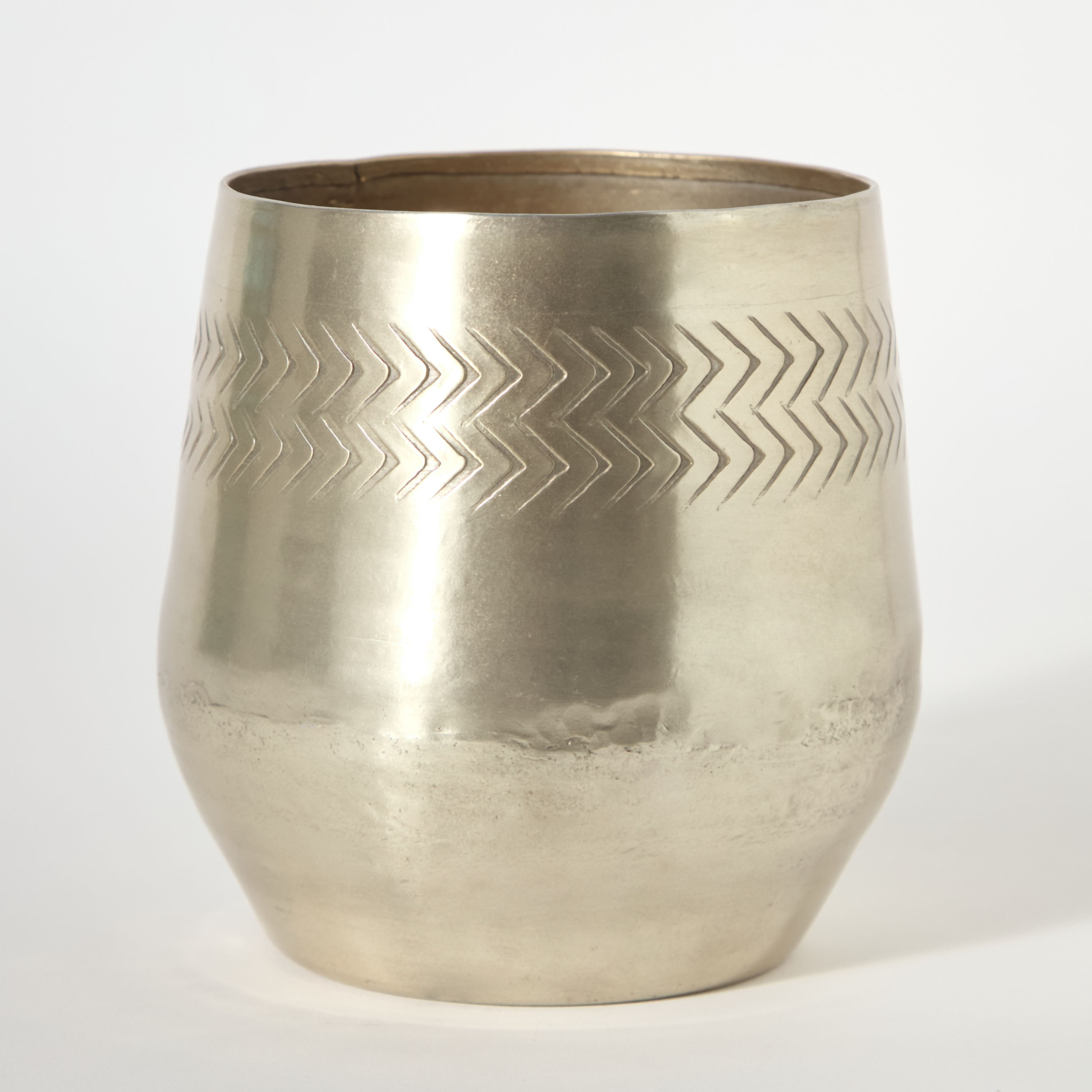 إناء زرع ألومنيوم مطروق من نيدريل - 15x15x16 سم-hbxhomeware-hbxdecorandfurnishings-image-5