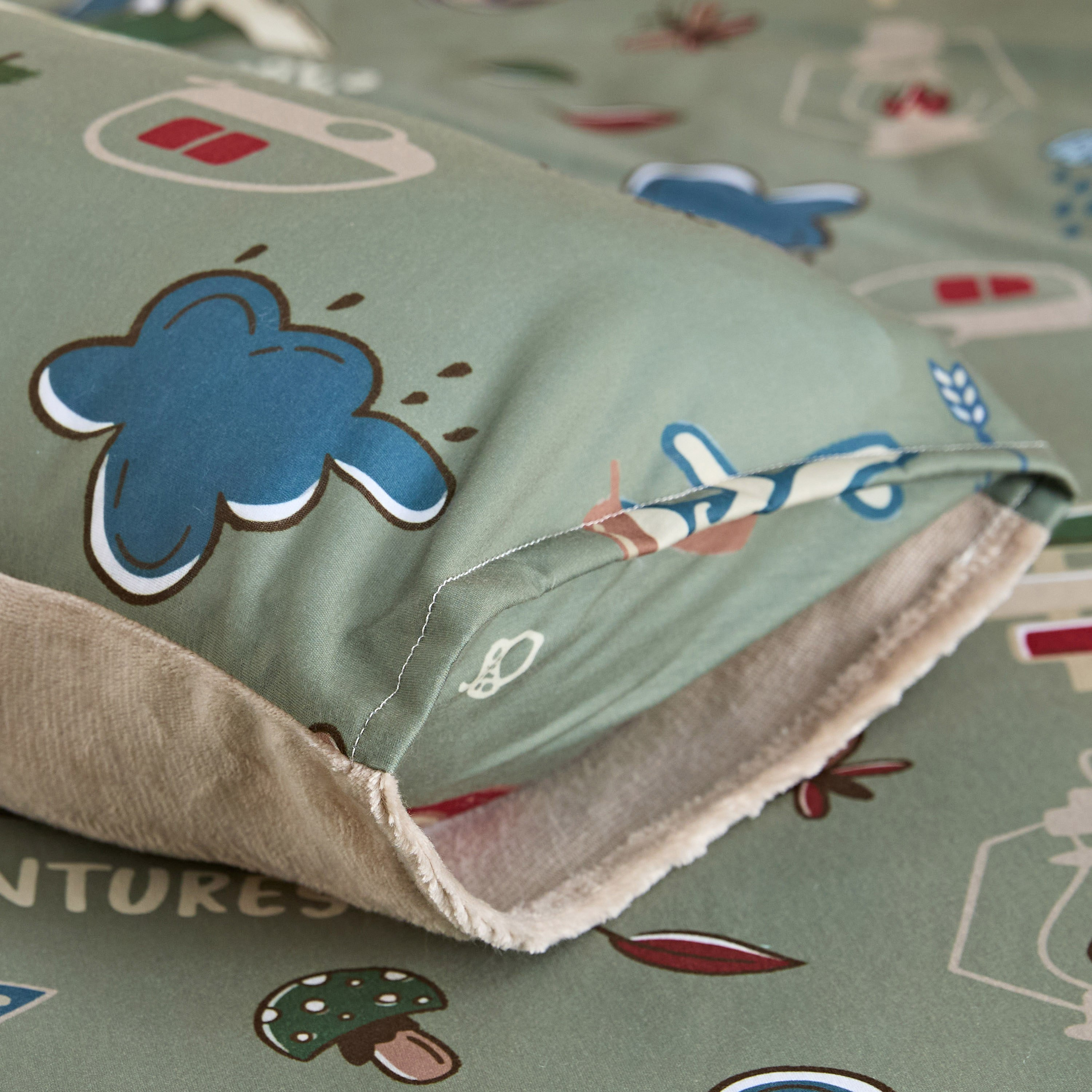طقم لحاف للأطفال قطعتين من أدفينشر كامبينج - 140x70 سم-hbxhomeware-hbxbedroom-image-7