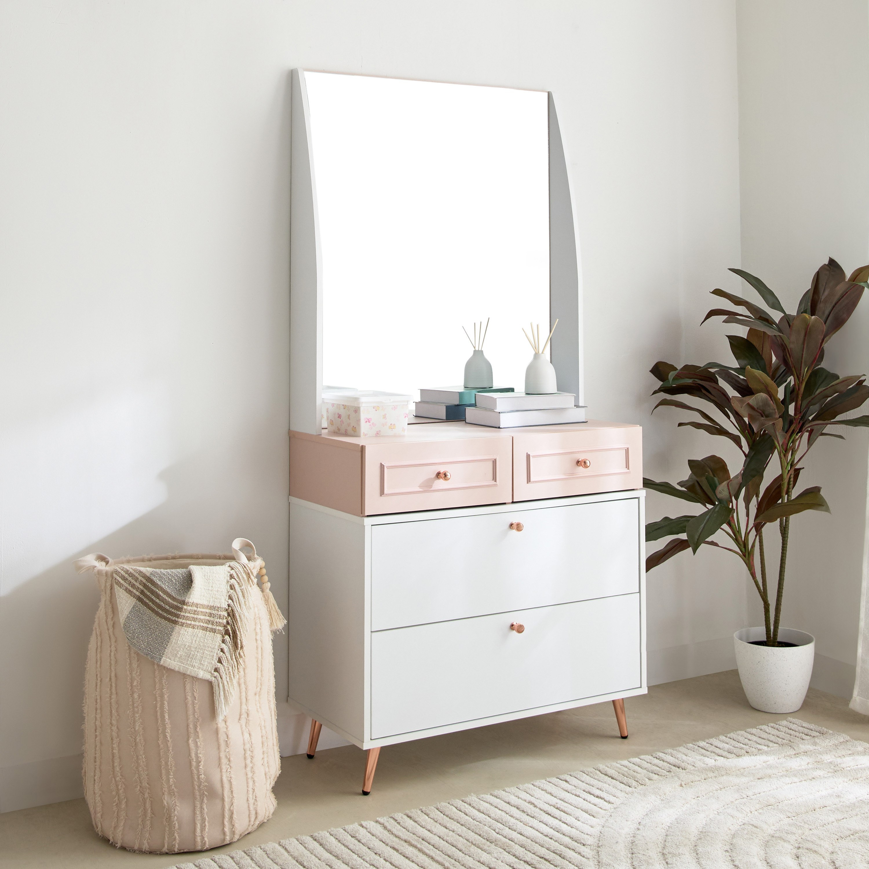 طاولة تزيين 4 أدراج مع مرآة -كارمين من موڤو-hbxfurniture-kidsroom-kidsdressersandmirrors-image-1