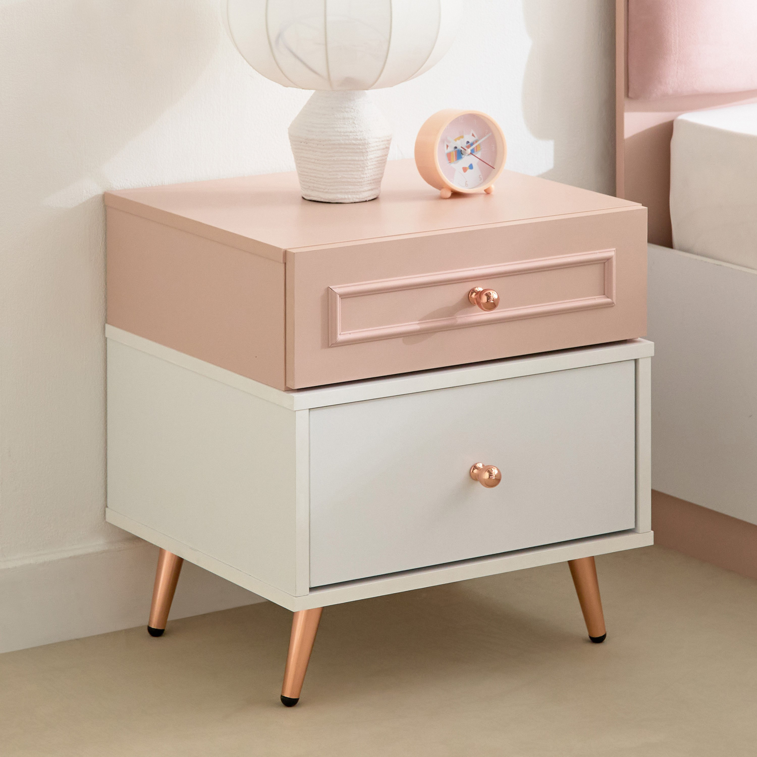 طاولة سرير جانبية بدرجين - كارمين من موڤو-PROMO_HB_UAE_HBX10_250526-image-1