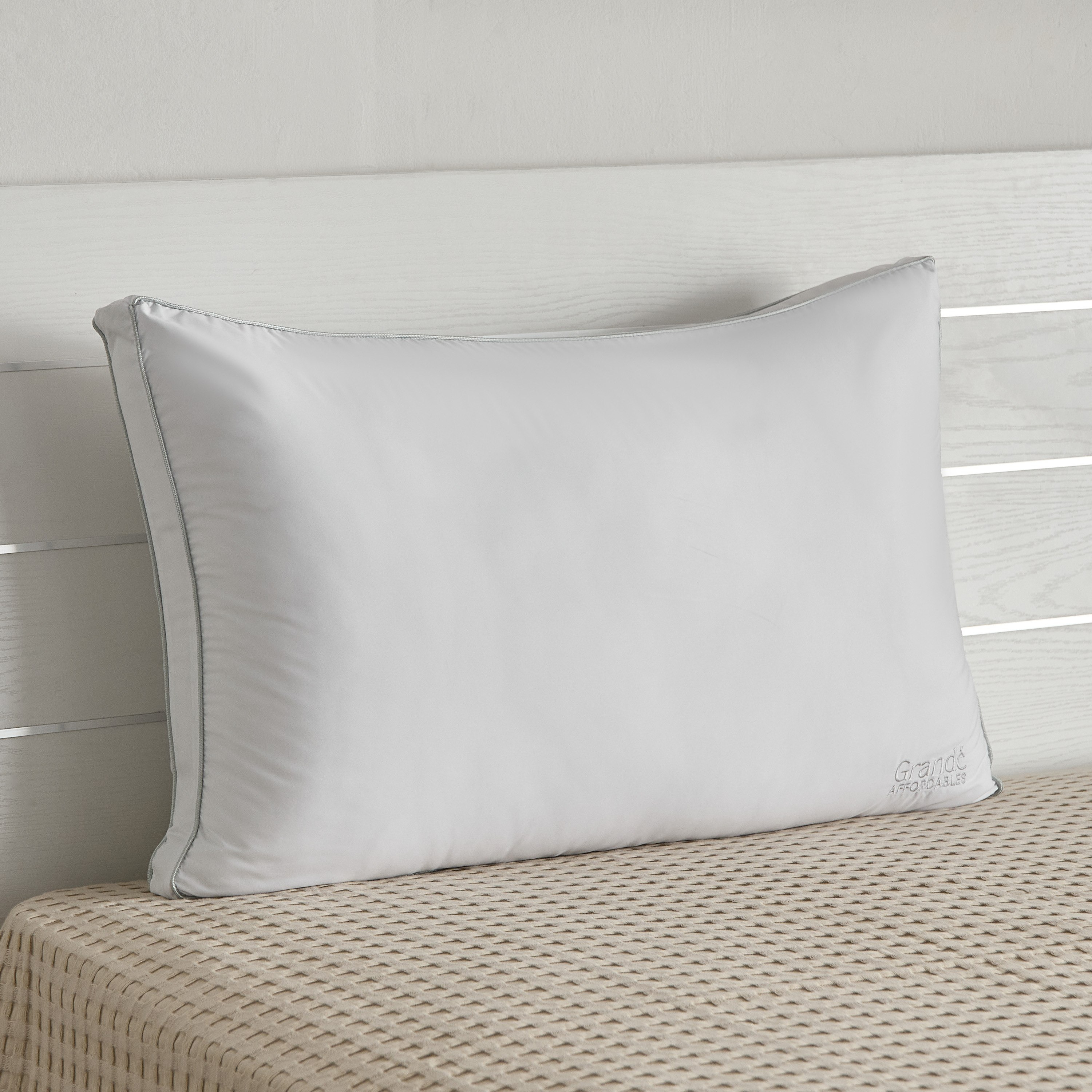 وسادة ناعمة 300 خيط بتطريز من مايكرو فريش - 45×70+5 سم-hbxhomeware-hbxbedroom-image-1
