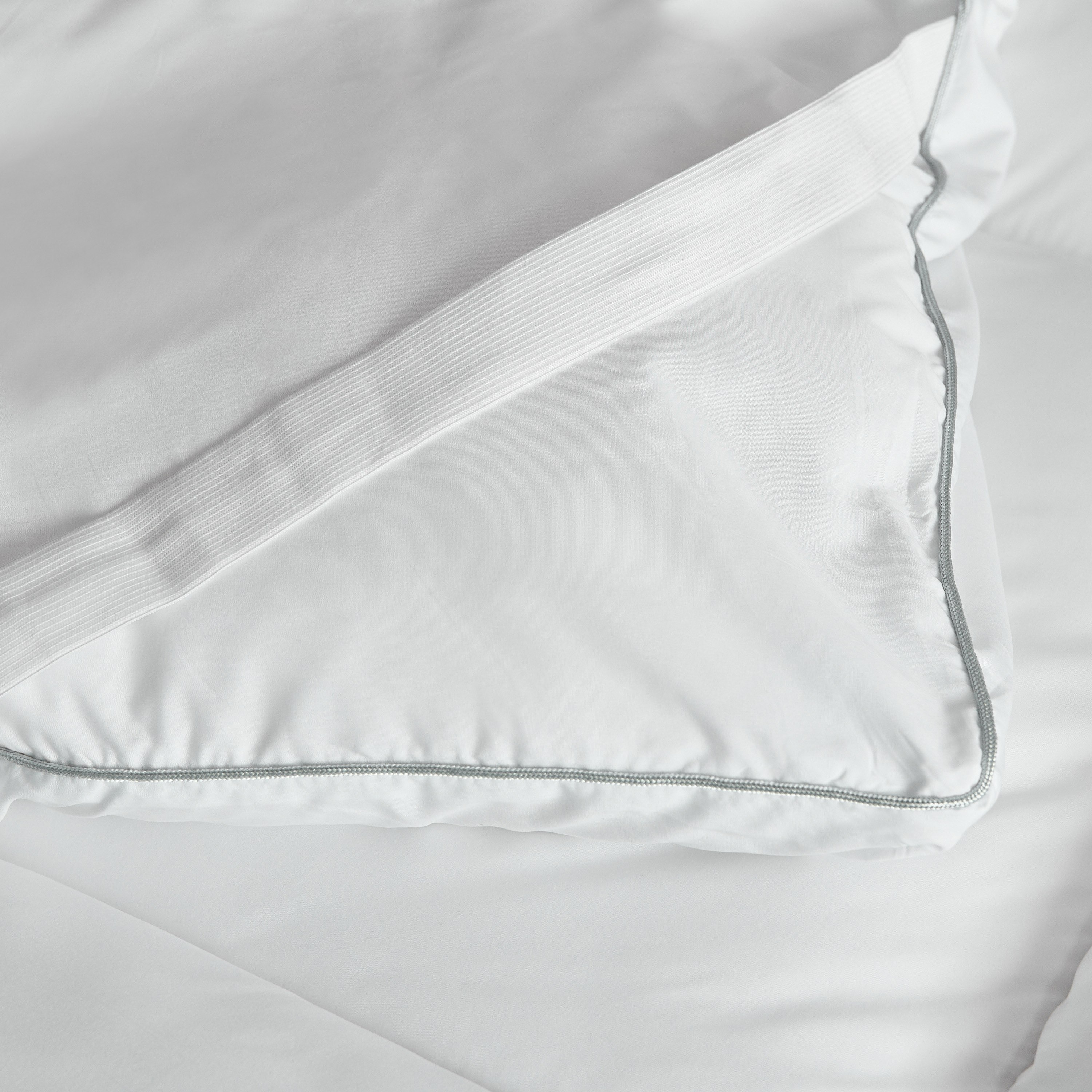 MicroFresh 300TC Soft Microfiber Queen Mattress Topper - 150x200+6 cm-hbxhomeware-hbxbedroom-image-6