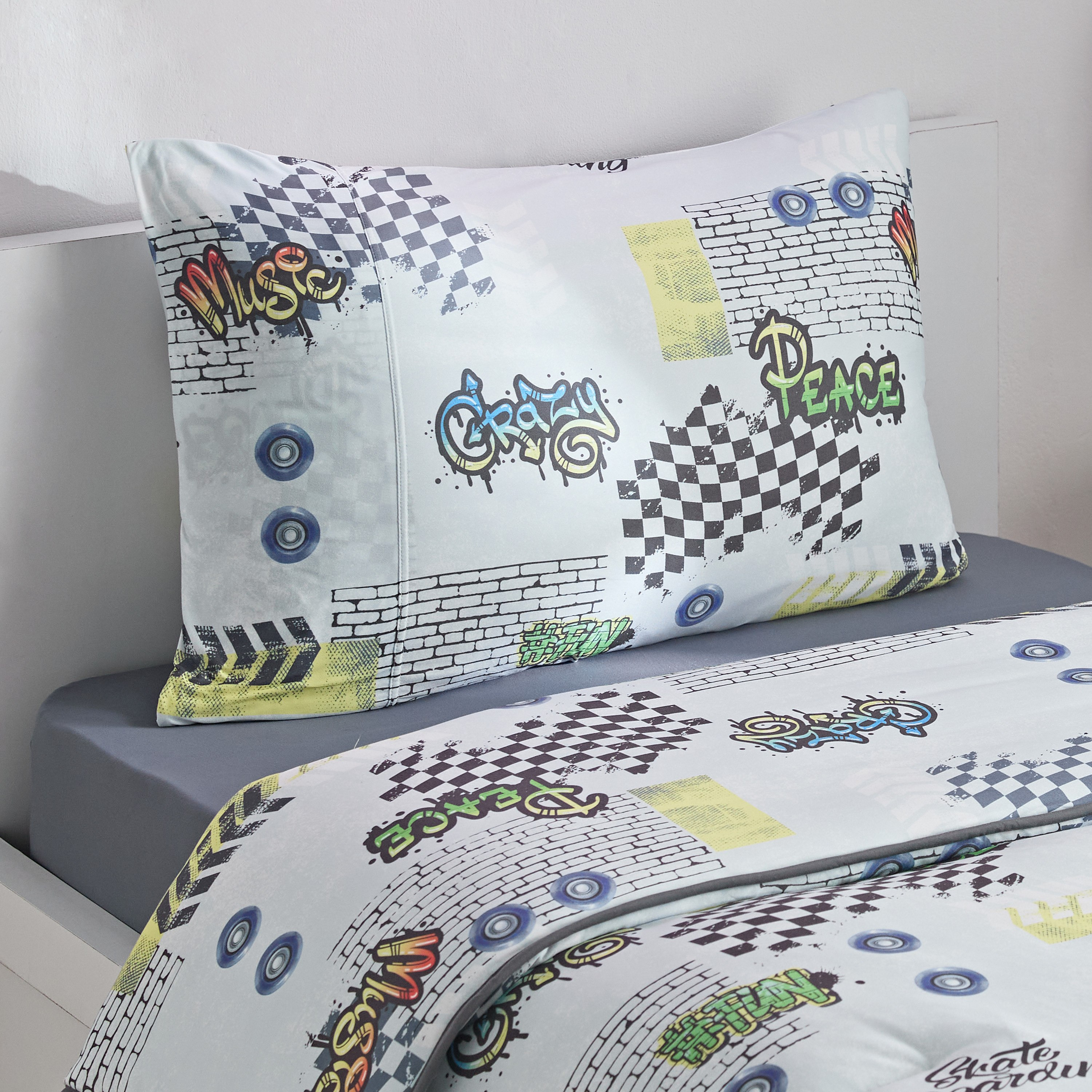 طقم لحاف جيرسي فردي من الألياف الدقيقة قطعتين بطبعات من توم جيرهيد - 135x220 سم-hbxhomeware-hbxkidsandyouth-image-1