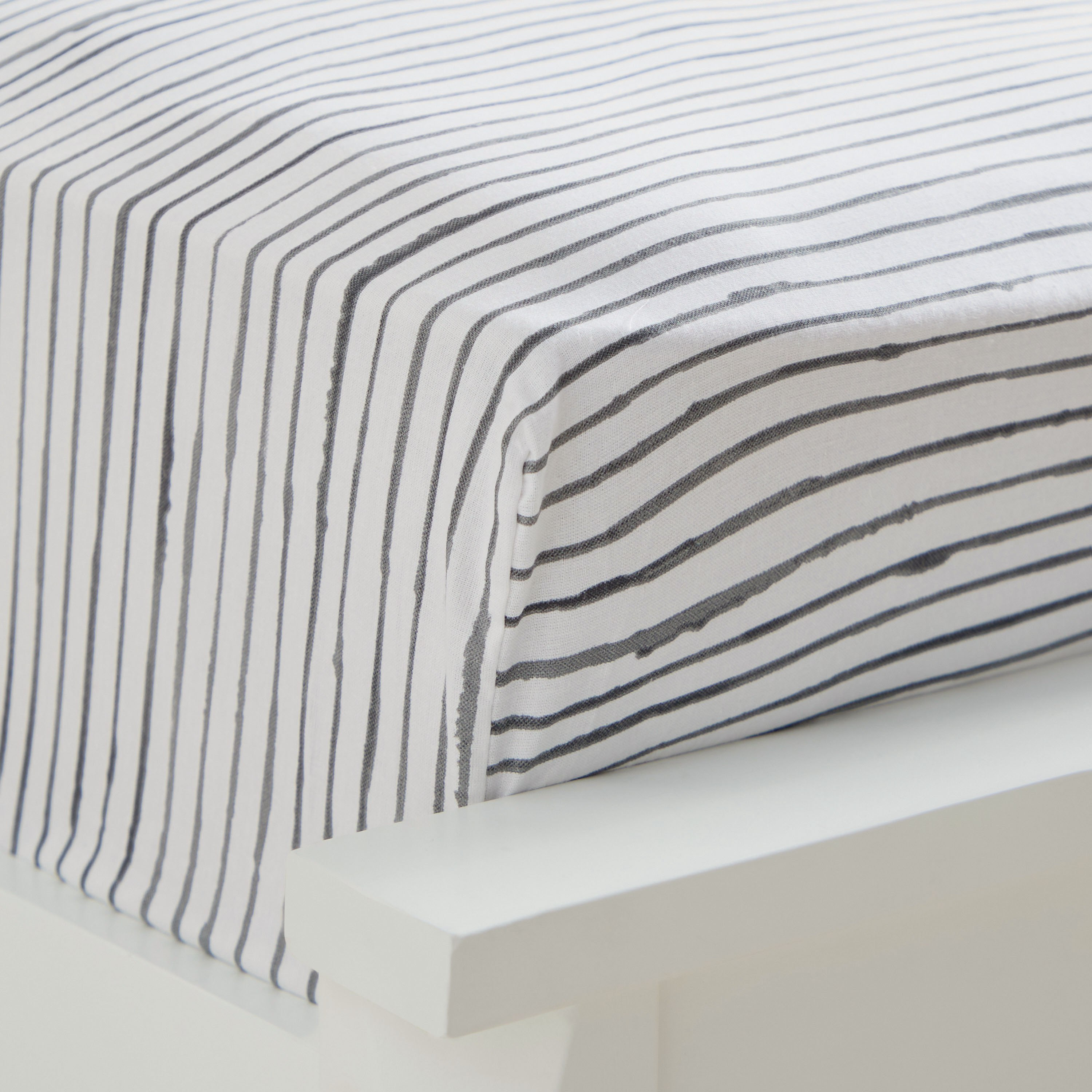 شرشف مطّاطي قطن كوين بطبعات من لونير ماديسون - 150x200+25 سم-hbxhomeware-bedding-fittedsheets-image-4