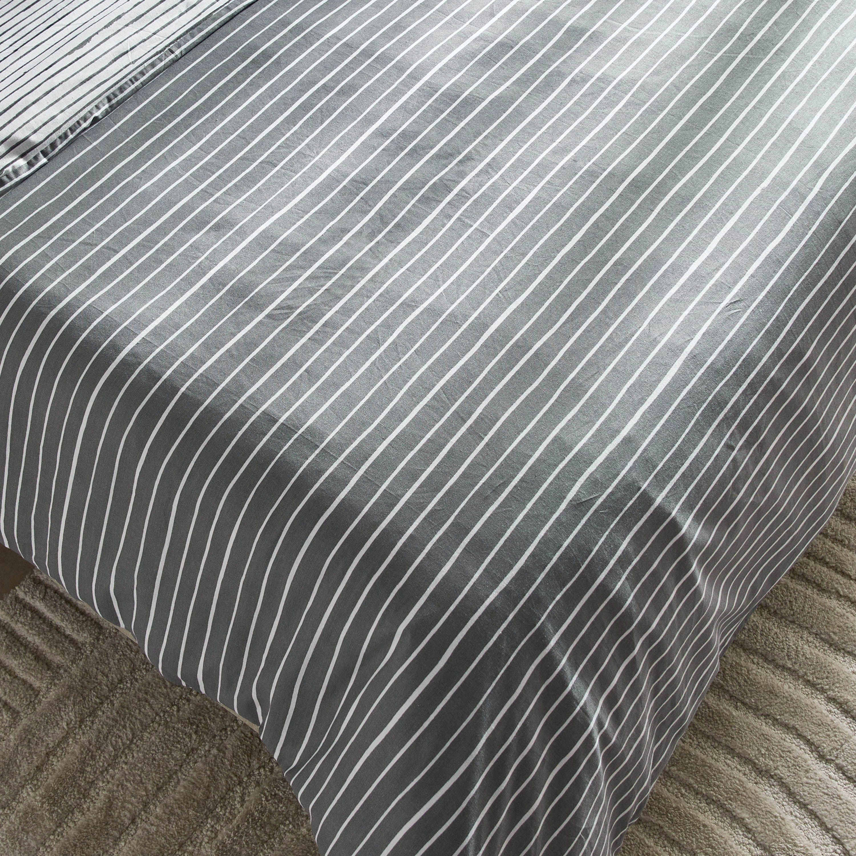 طقم غطاء لحاف مبطن توين قطن بطبعات 3 قطع لونير من ماديسون - 150x220 سم-hbxhomeware-hbxbedroom-image-6