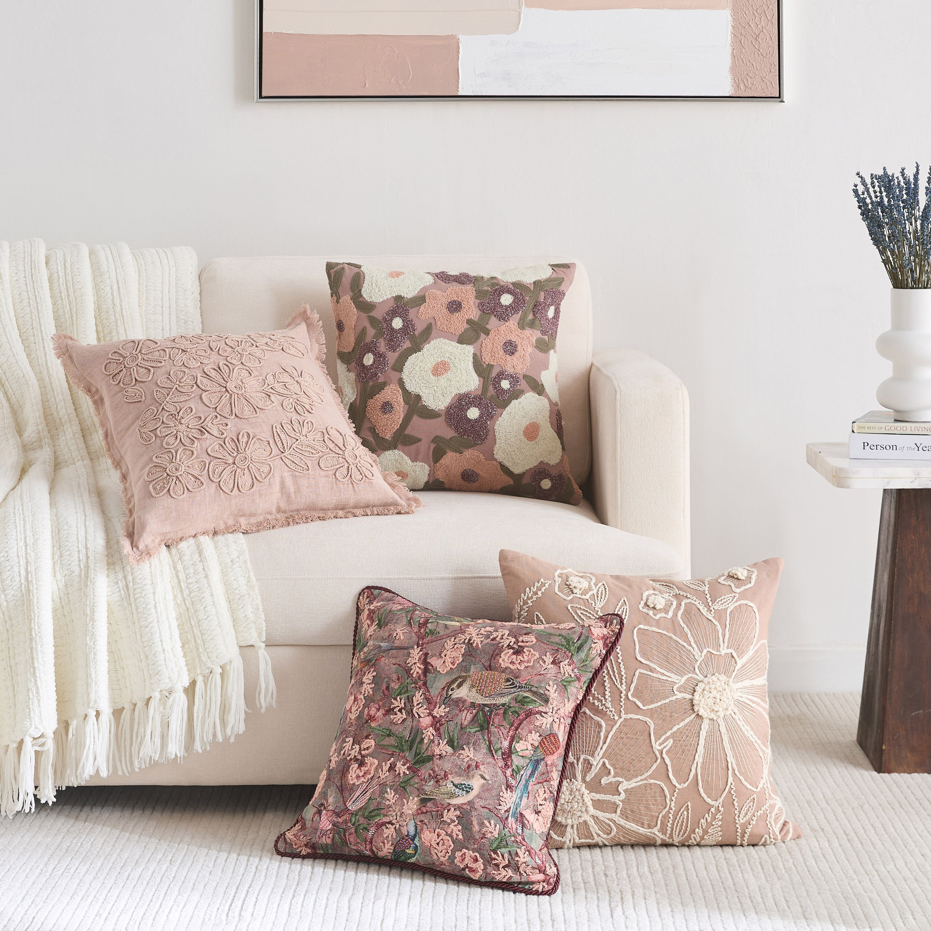 وسادة محشوة ديجيتال بطيور وحواف خيوط بارزة من راجاليا - 45×45 سم-hbxhomeware-hbxbedroom-image-4