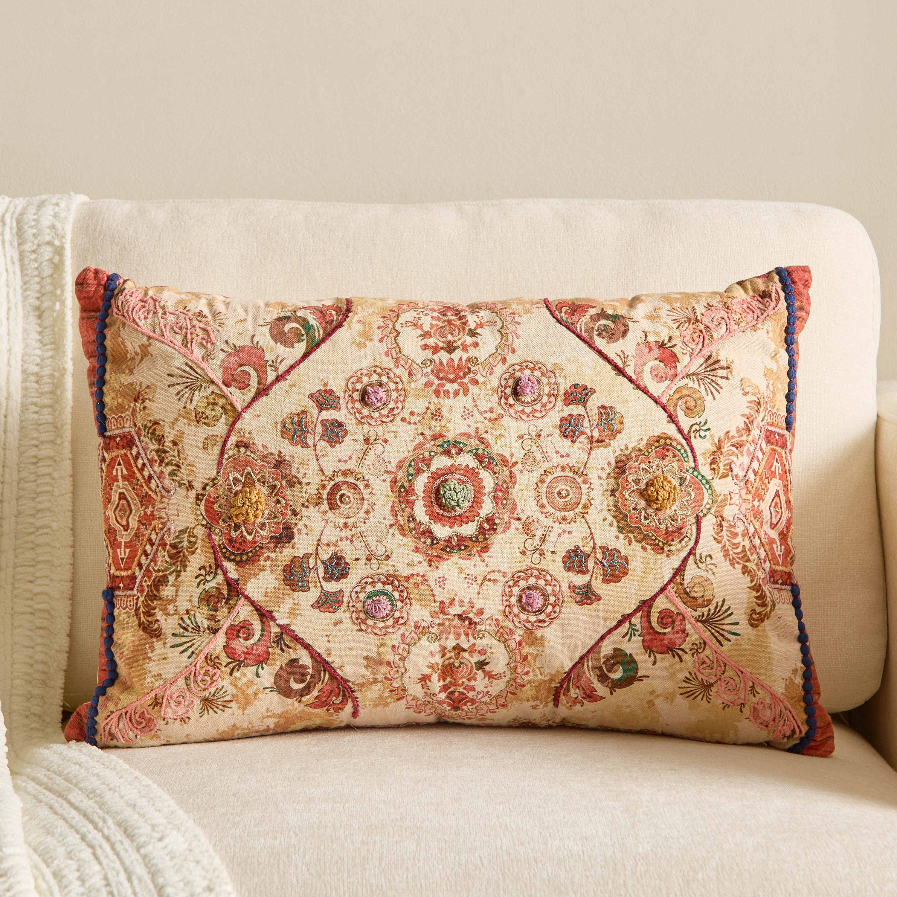 وسادة محشوة بطبعات من ساجا - 40x60 سم-hbxhomeware-hbxbedroom-image-1