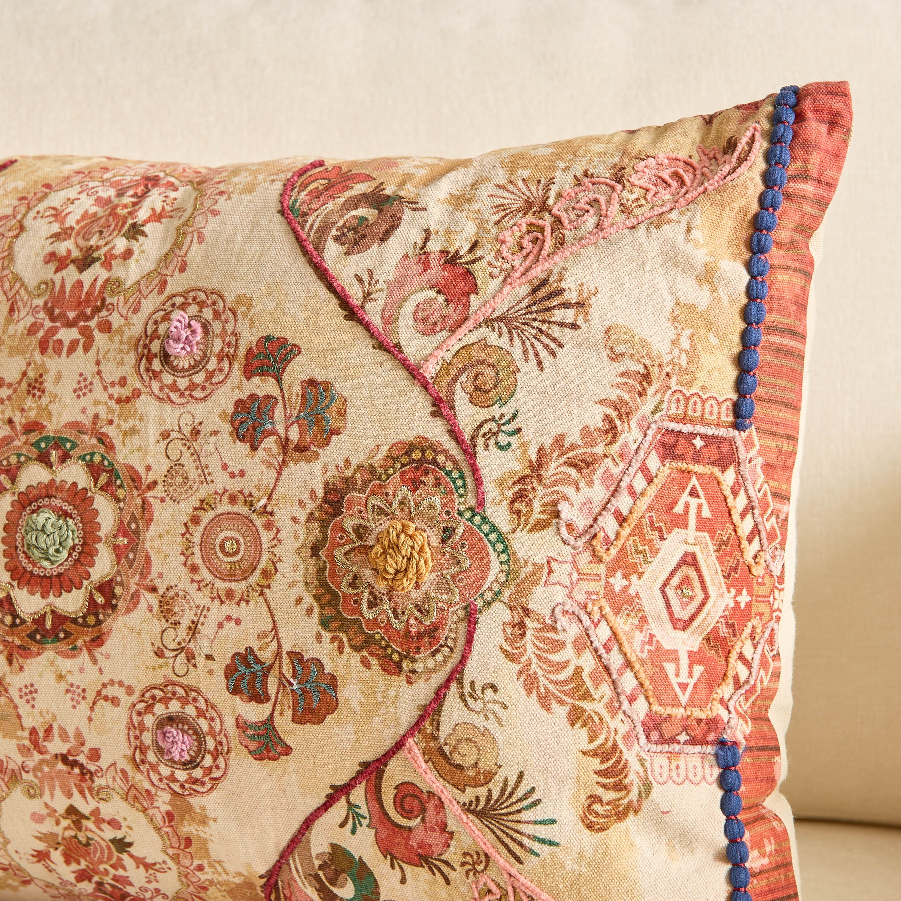 وسادة محشوة بطبعات من ساجا - 40x60 سم-hbxhomeware-hbxbedroom-image-2