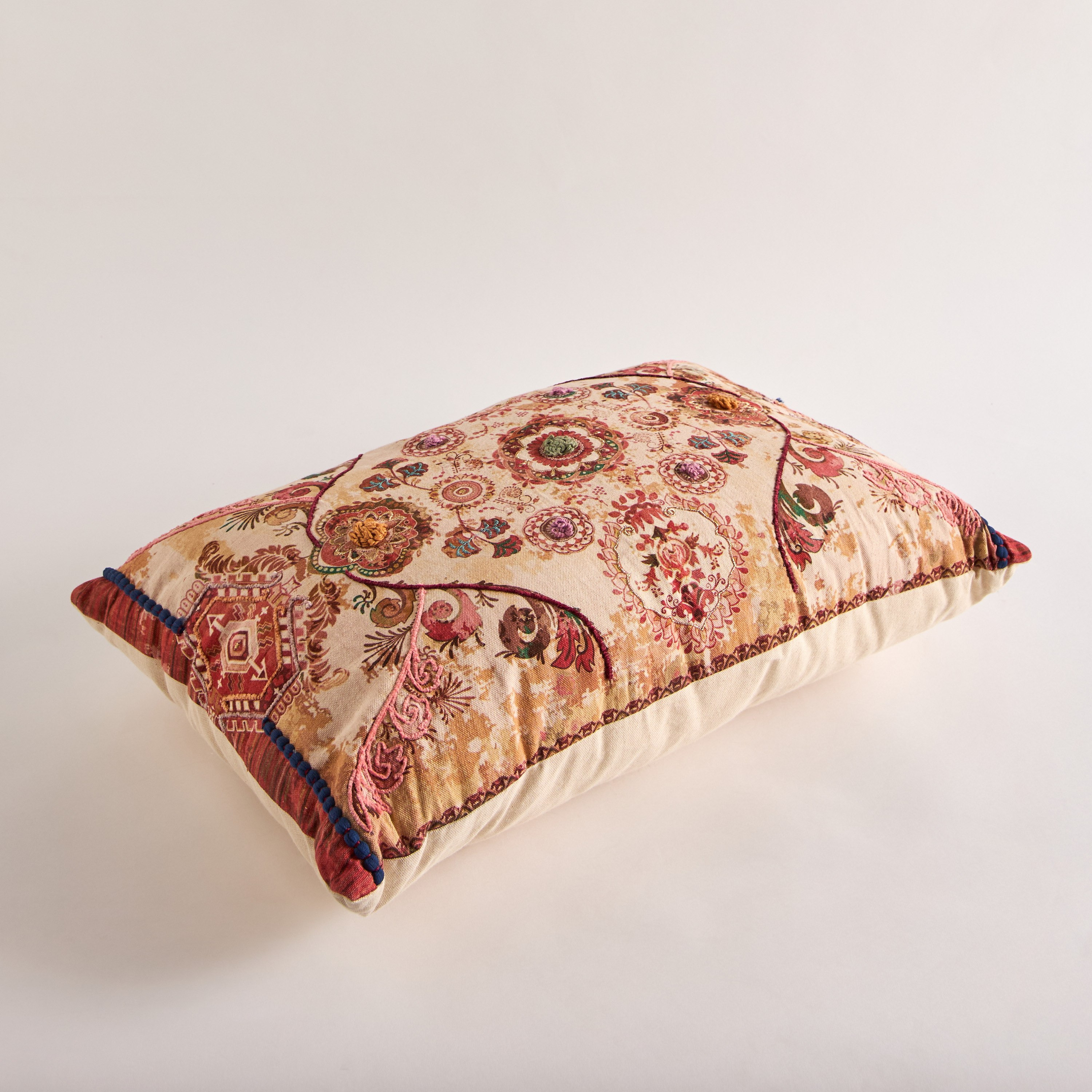 وسادة محشوة بطبعات من ساجا - 40x60 سم-hbxhomeware-hbxbedroom-image-5