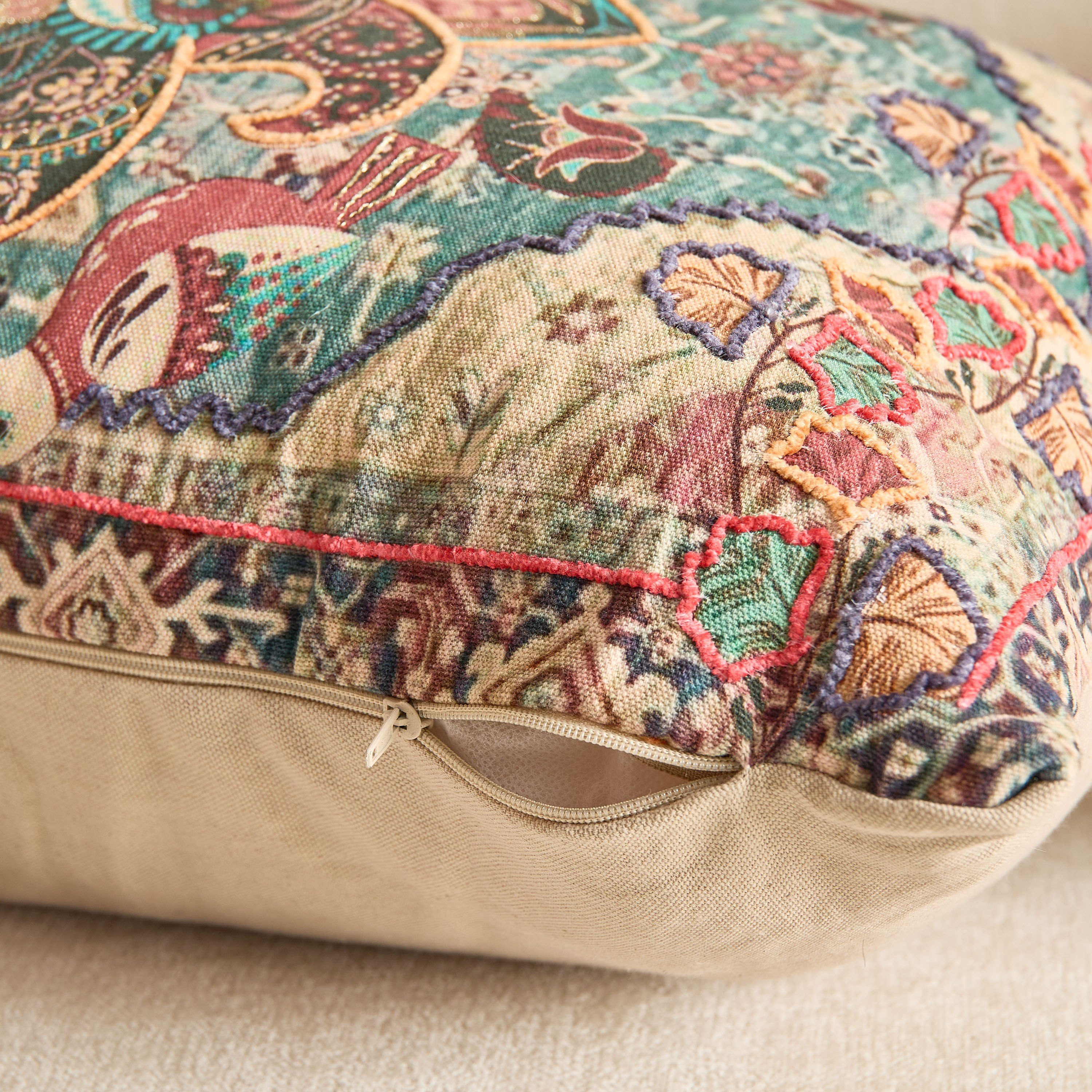وسادة محشوة بطبعات طيور من ساجا - 40×60 سم-hbxhomeware-hbxbedroom-image-3