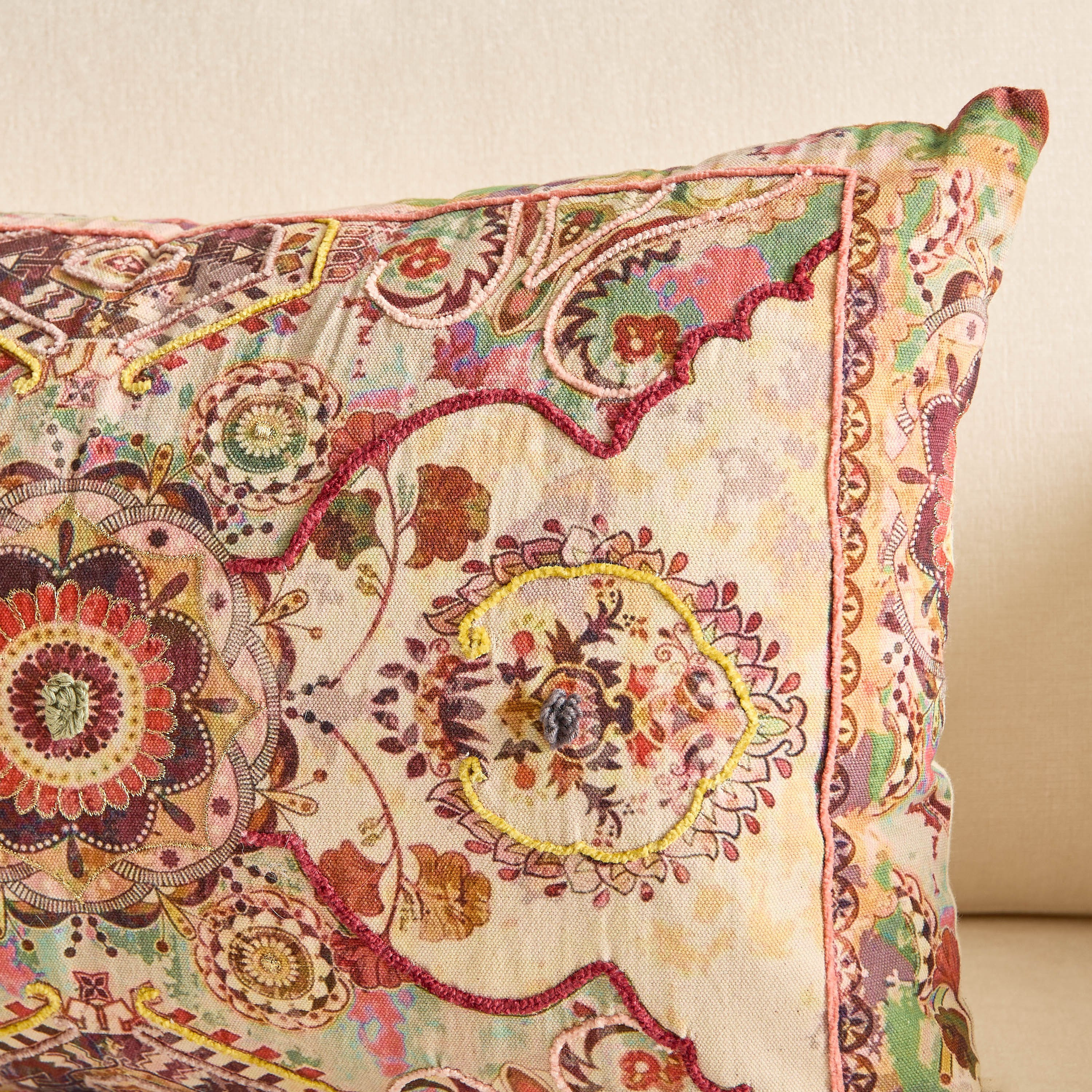 وسادة محشوة مطرزة بطبعات دوري من ساجا - 40x60 سم-hbxhomeware-hbxbedroom-image-2