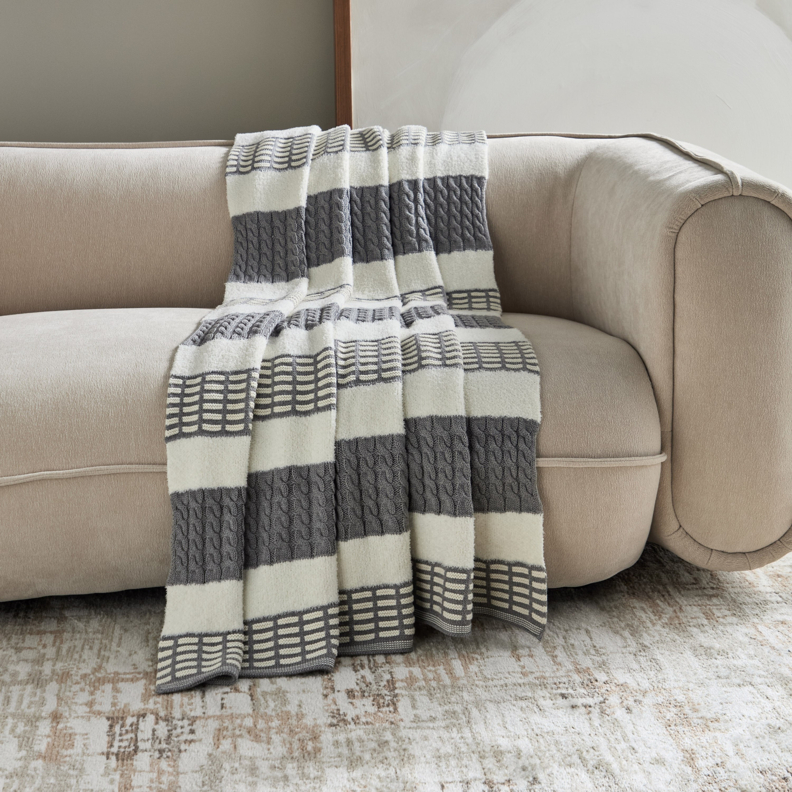 بطانية محبوكة سميكة مخططة من ليسي - 130×170 سم-hbxhomeware-hbxbedroom-image-1