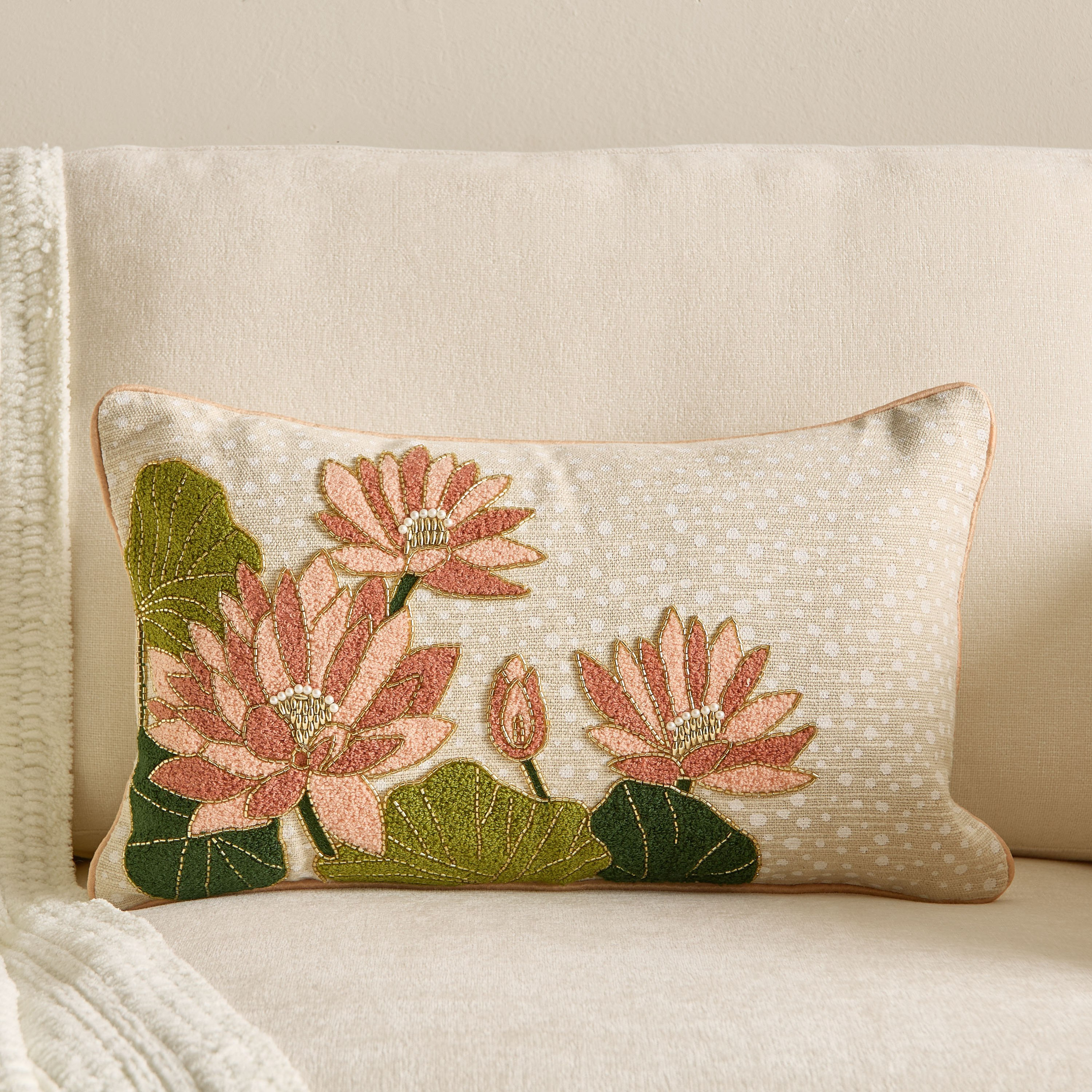 وسادة محشوة أوتبال من براكا - 30x50 سم-hbxhomeware-hbxbedroom-image-1