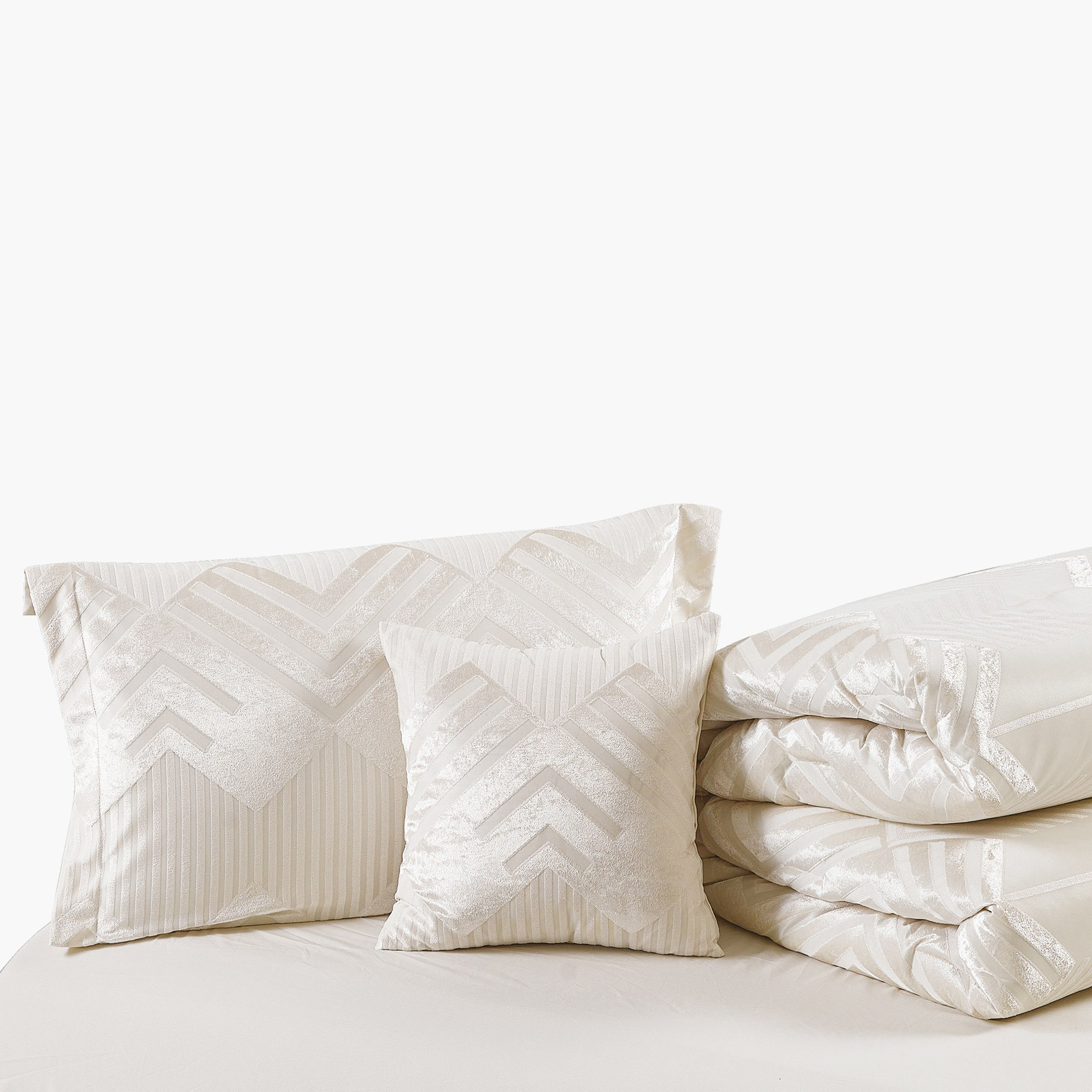 طقم لحاف سوبر كينج 9 قطع جاكار شينيل من توياما- 240x240 سم-hbxhomeware-hbxbedroom-image-3