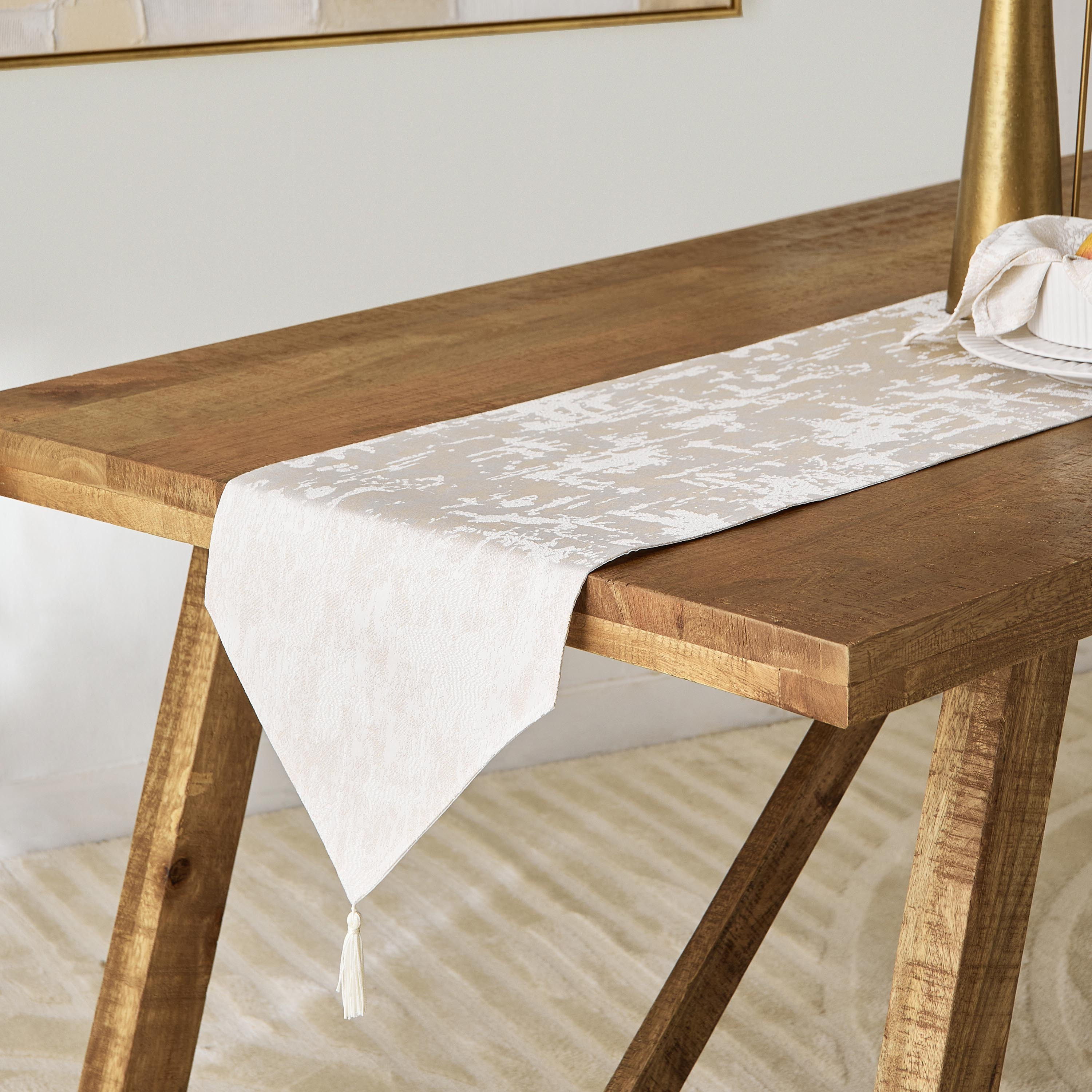 Harper Marley Jacquard Table Runner - 33x120 cm-hbxdecorandfurnishings-homefurnishings-tablelinens-image-1