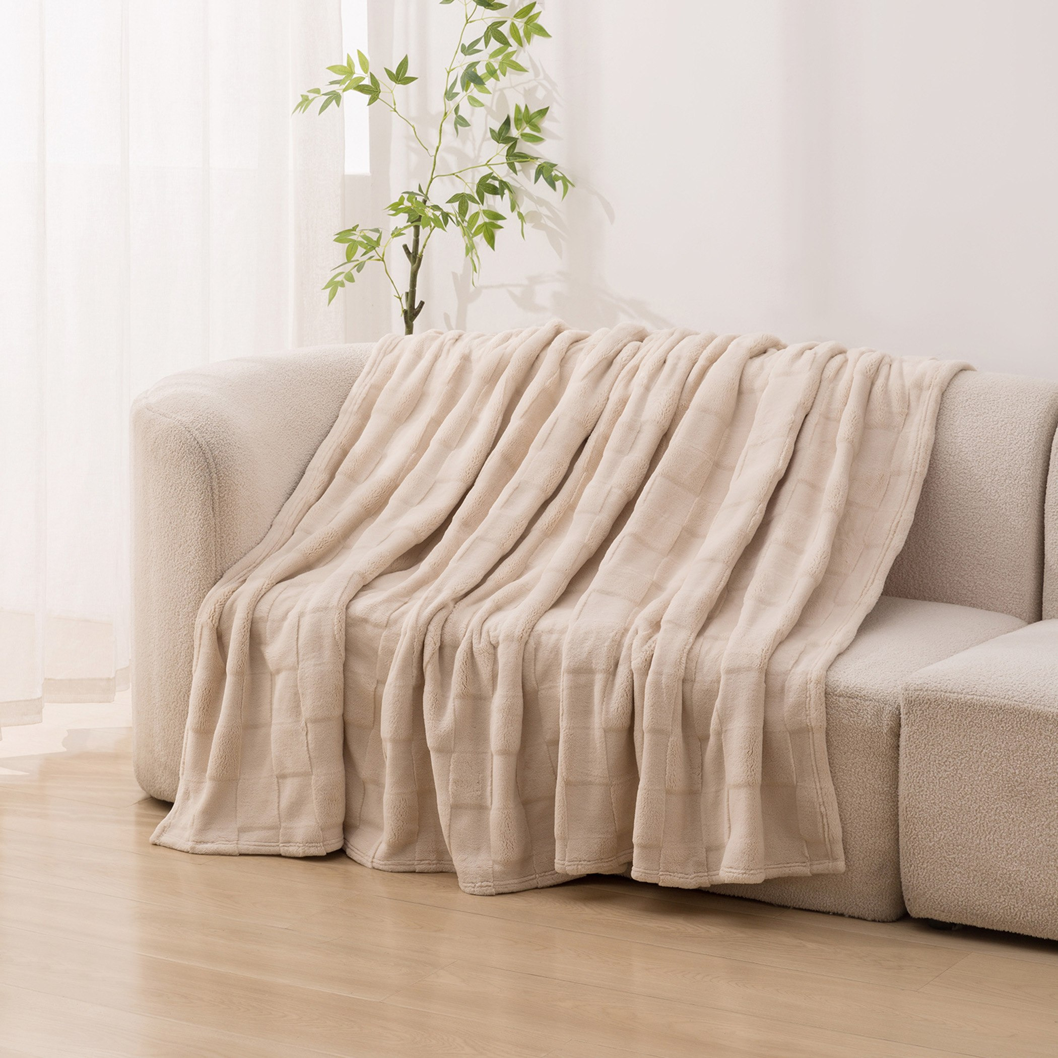 Cloud Sculpted Rabbit Fur Single-Layer Queen Blanket - 200x220 cm-hbxhomeware-hbxbedroom-image-2