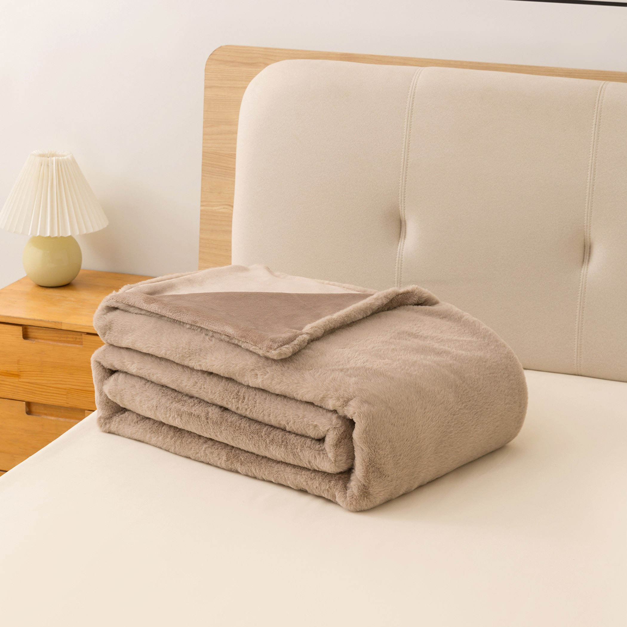 Lla Ura Rabbit Fur Double Layer King Blanket - 220x240 cm-hbxhomeware-hbxbedroom-image-3