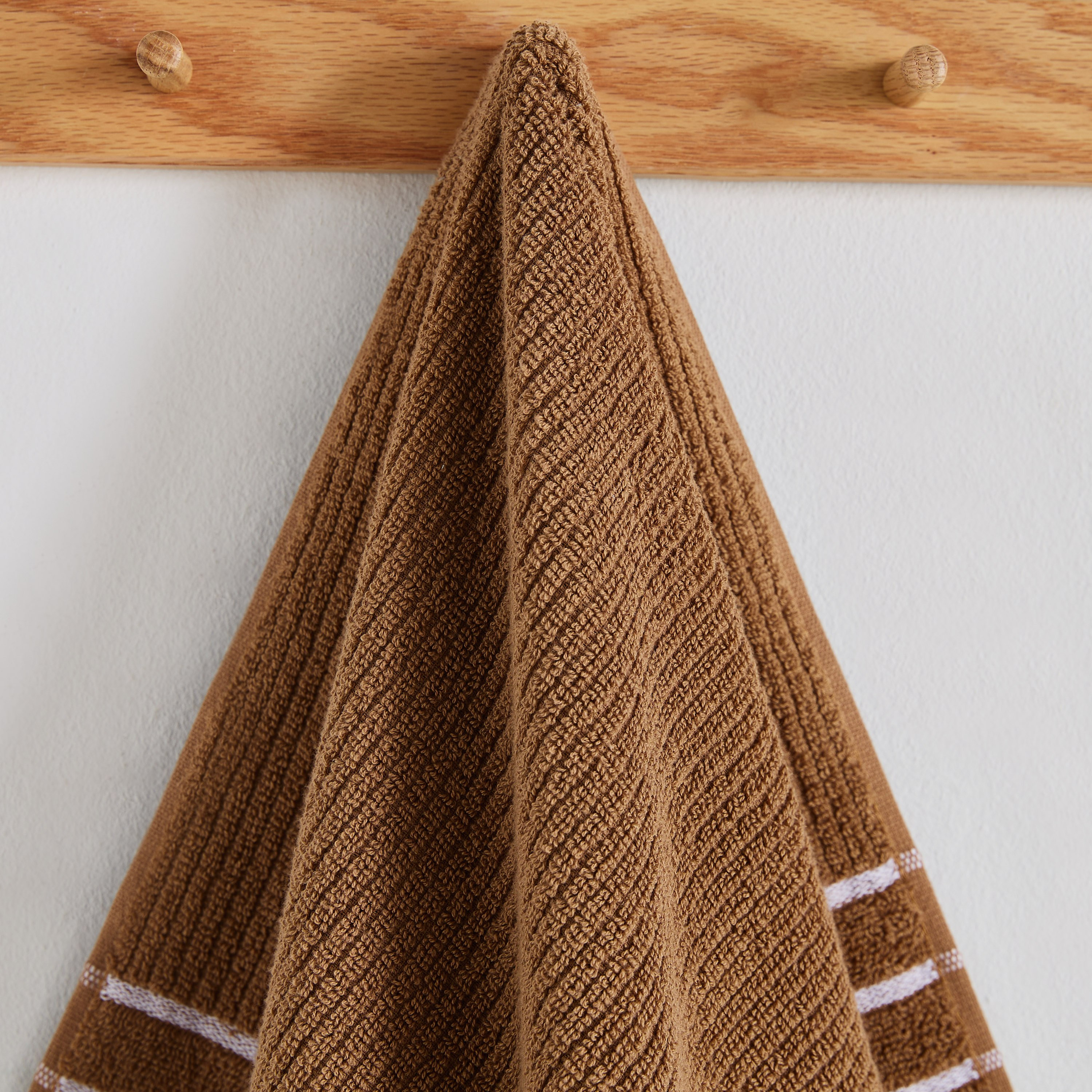 منشفة يد قطن مضلّعة من ماتيو - 70x40 سم-hbxbathroom-bathroomtextiles-image-2