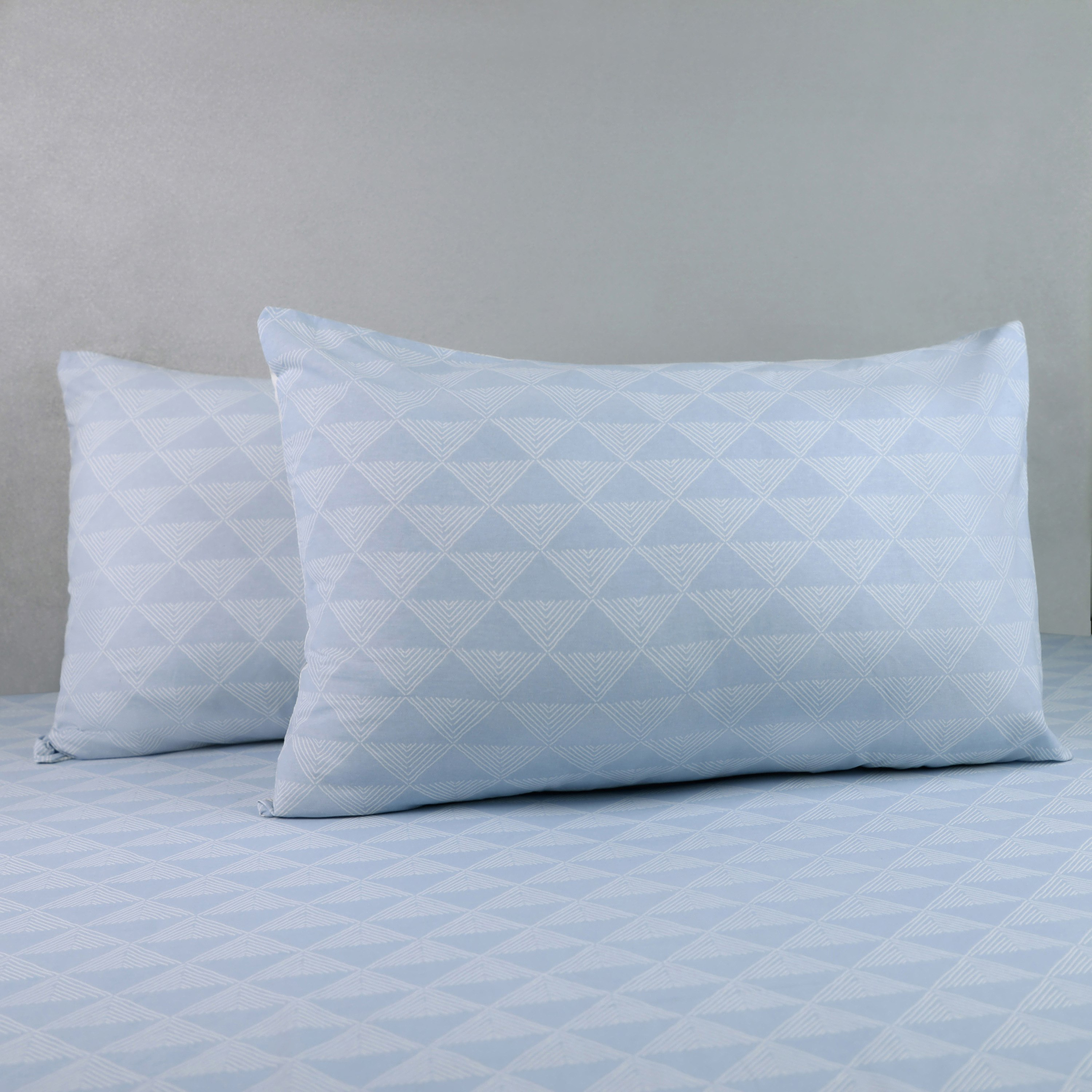 Malta Pixel 2-Piece Printed Cotton Pillow Cover Set - 50x75 cm-hbxhomeware-hbxbedroom-image-1