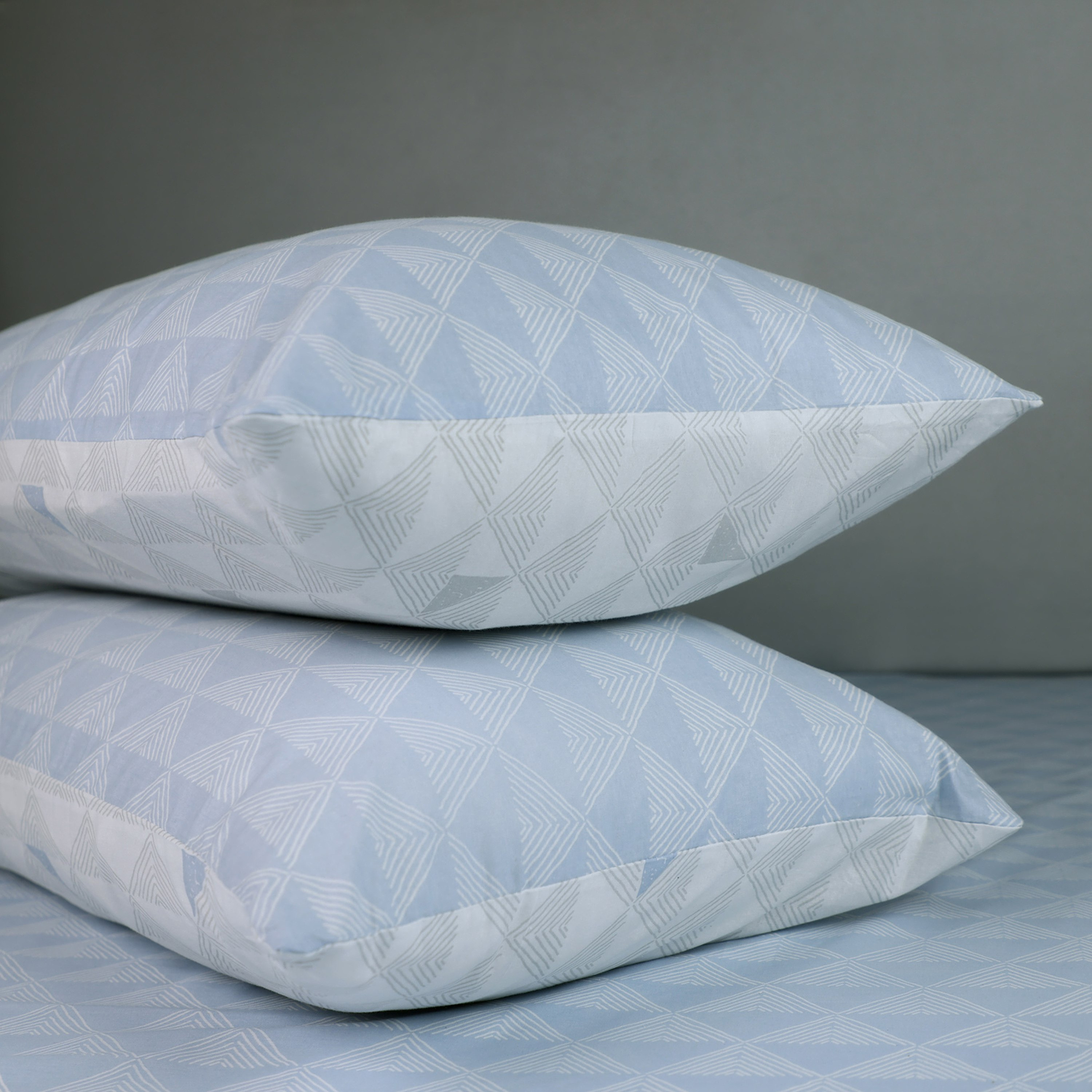 Malta Pixel 2-Piece Printed Cotton Pillow Cover Set - 50x75 cm-hbxhomeware-hbxbedroom-image-3