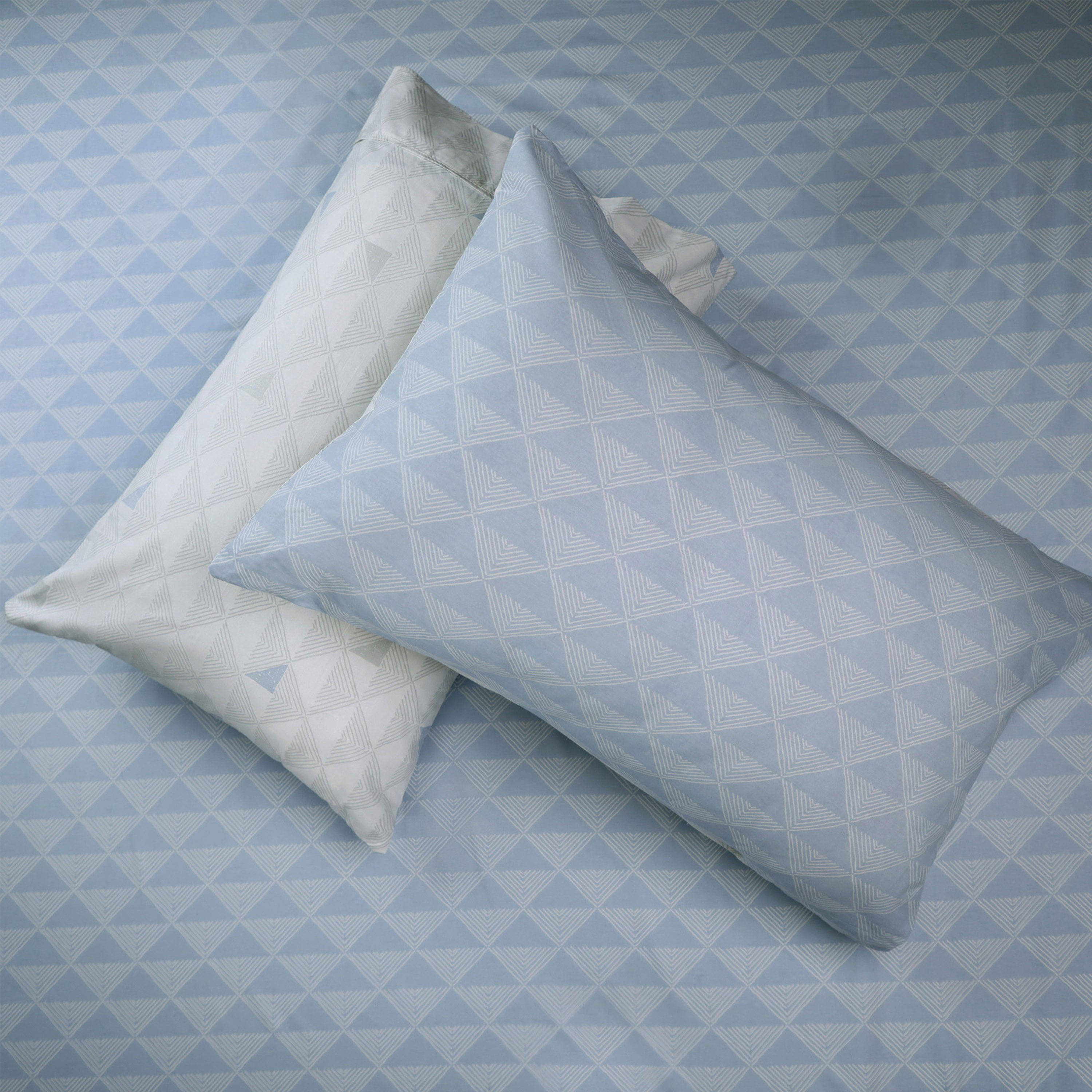 Malta Pixel 2-Piece Printed Cotton Pillow Cover Set - 50x75 cm-hbxhomeware-hbxbedroom-image-4