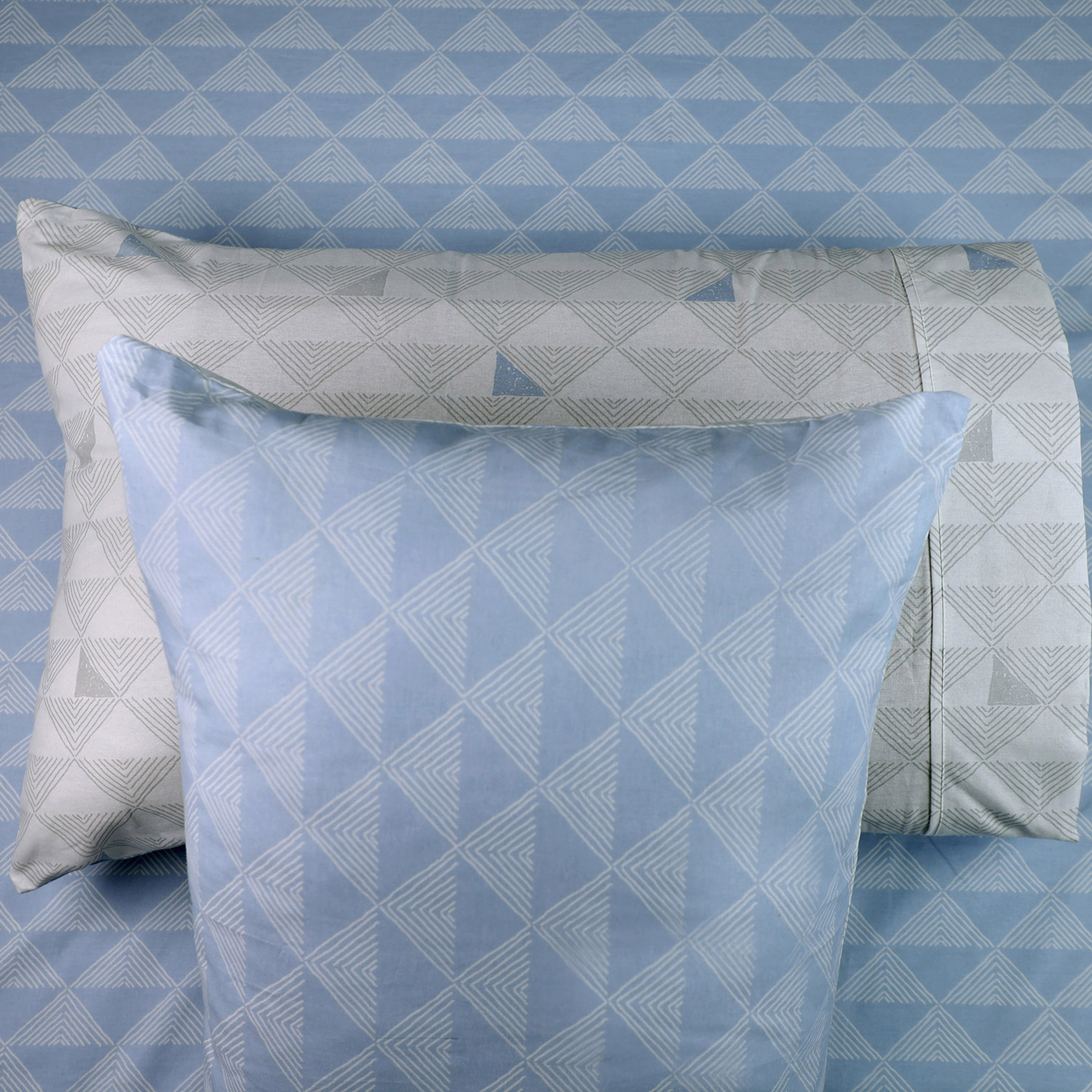 Malta Pixel 2-Piece Printed Cotton Pillow Cover Set - 50x75 cm-hbxhomeware-hbxbedroom-image-5
