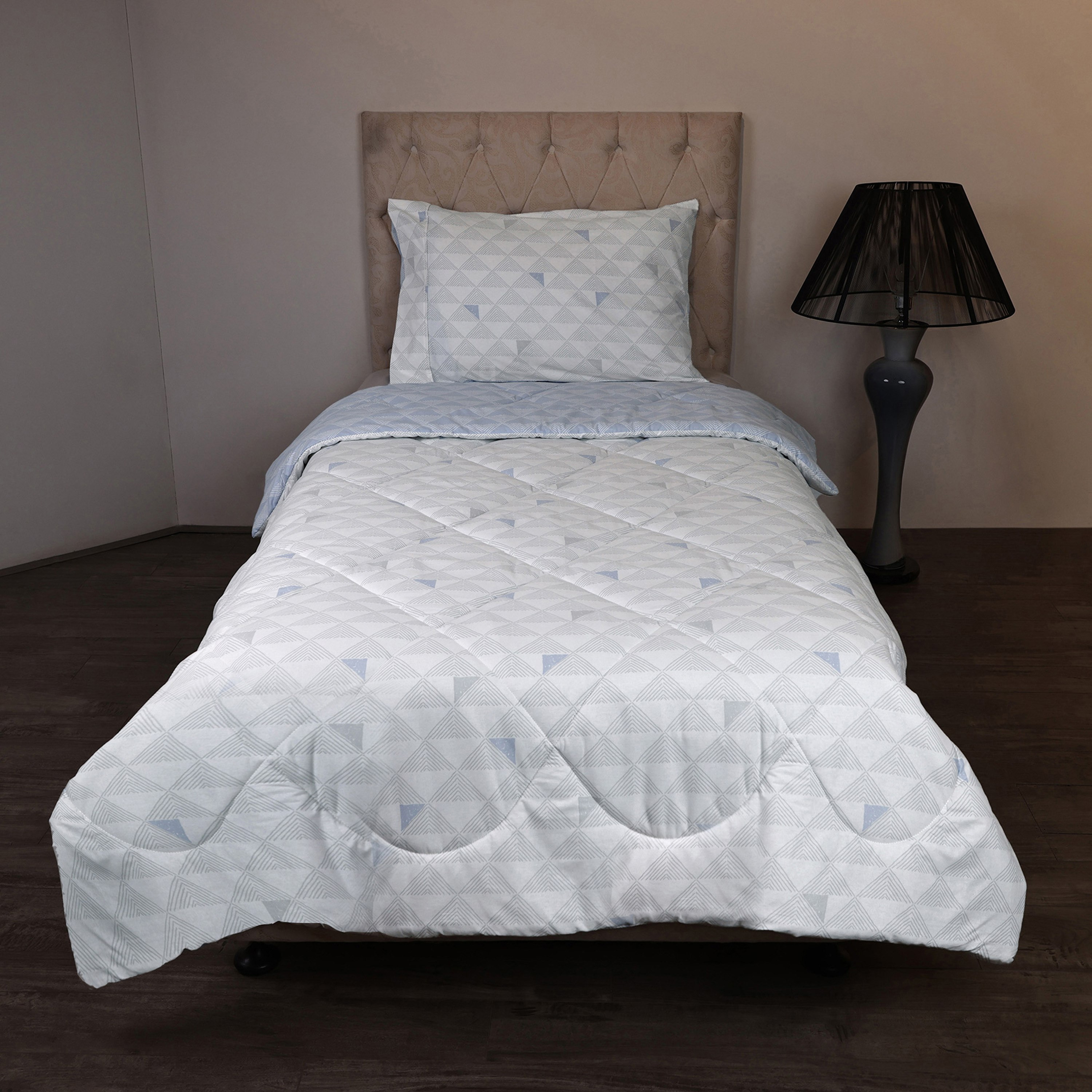 طقم لحاف فردي قطن قطعتين بطبعات بيكسيل من مالطا - 135x220 سم-hbxhomeware-hbxbedroom-image-2