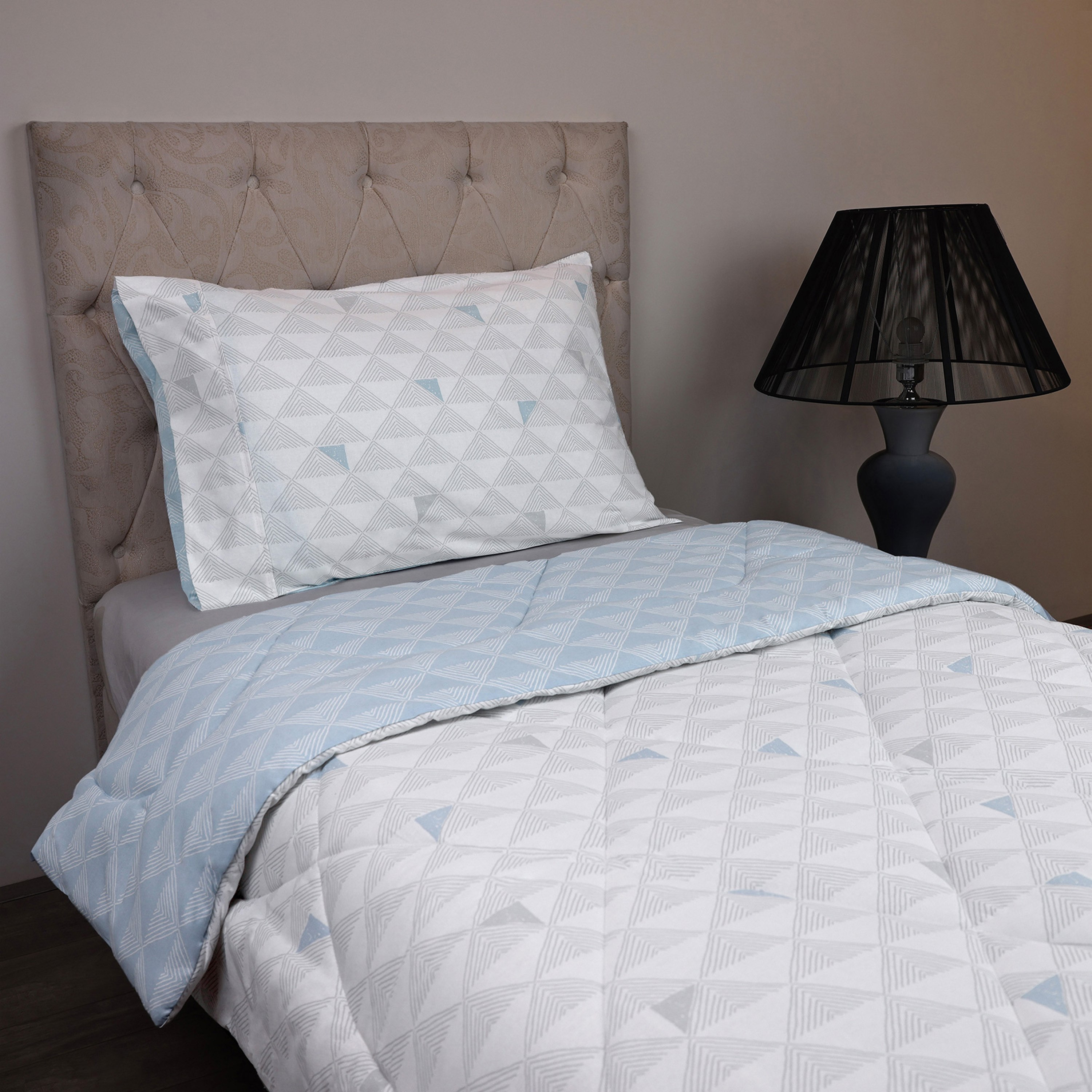 طقم لحاف فردي قطن قطعتين بطبعات بيكسيل من مالطا - 135x220 سم-hbxhomeware-hbxbedroom-image-5