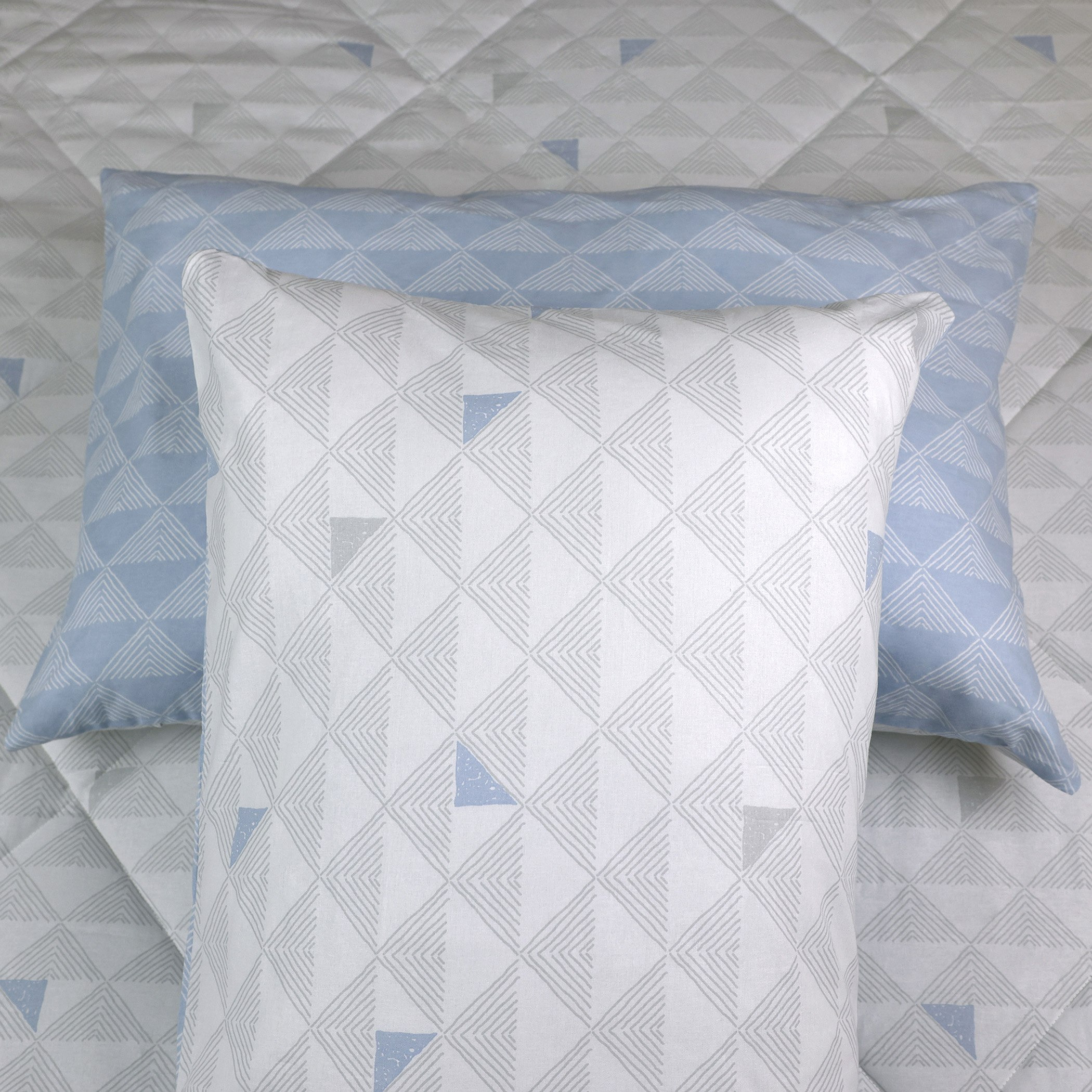 طقم لحاف كينج قطن بطبعات بيكسيل 3 قطع من مالطا - 220x240 سم-hbxhomeware-hbxbedroom-image-2