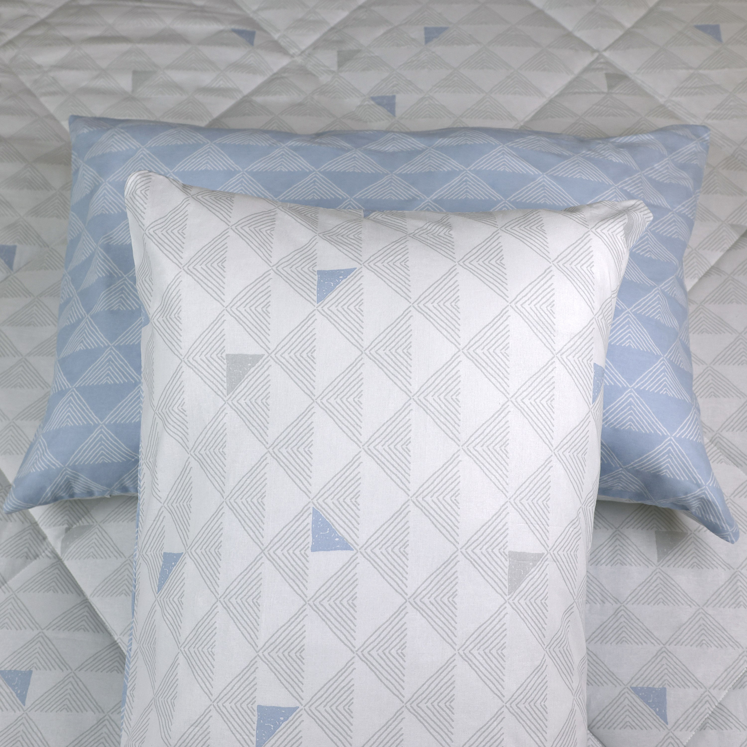 طقم غطاء لحاف سوبر كينج قطن 3 قطع بطبعات بيكسل من مالطا - 240x240 سم-hbxhomeware-hbxbedroom-image-2