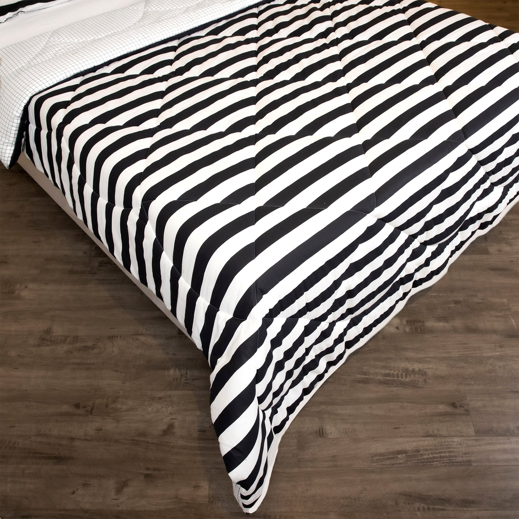 طقم لحاف كينج قطن بطبعات مخططة 3 قطع من مالطا - 220x240 سم-hbxhomeware-hbxbedroom-image-3