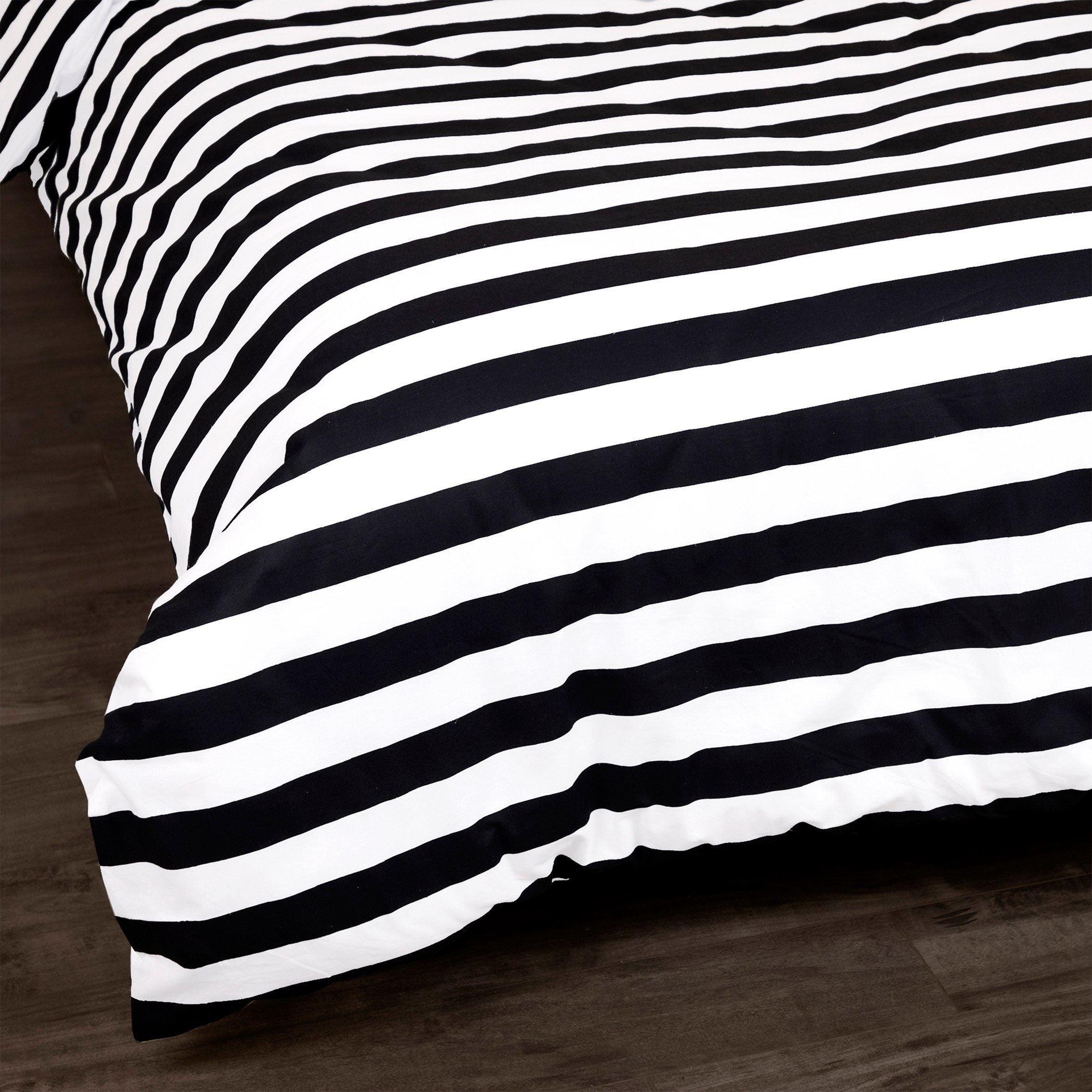 طقم غطاء لحاف فردي قطن قطعتين بطبعات مخططة من مالطا - 135x200 سم-hbxhomeware-hbxbedroom-image-2