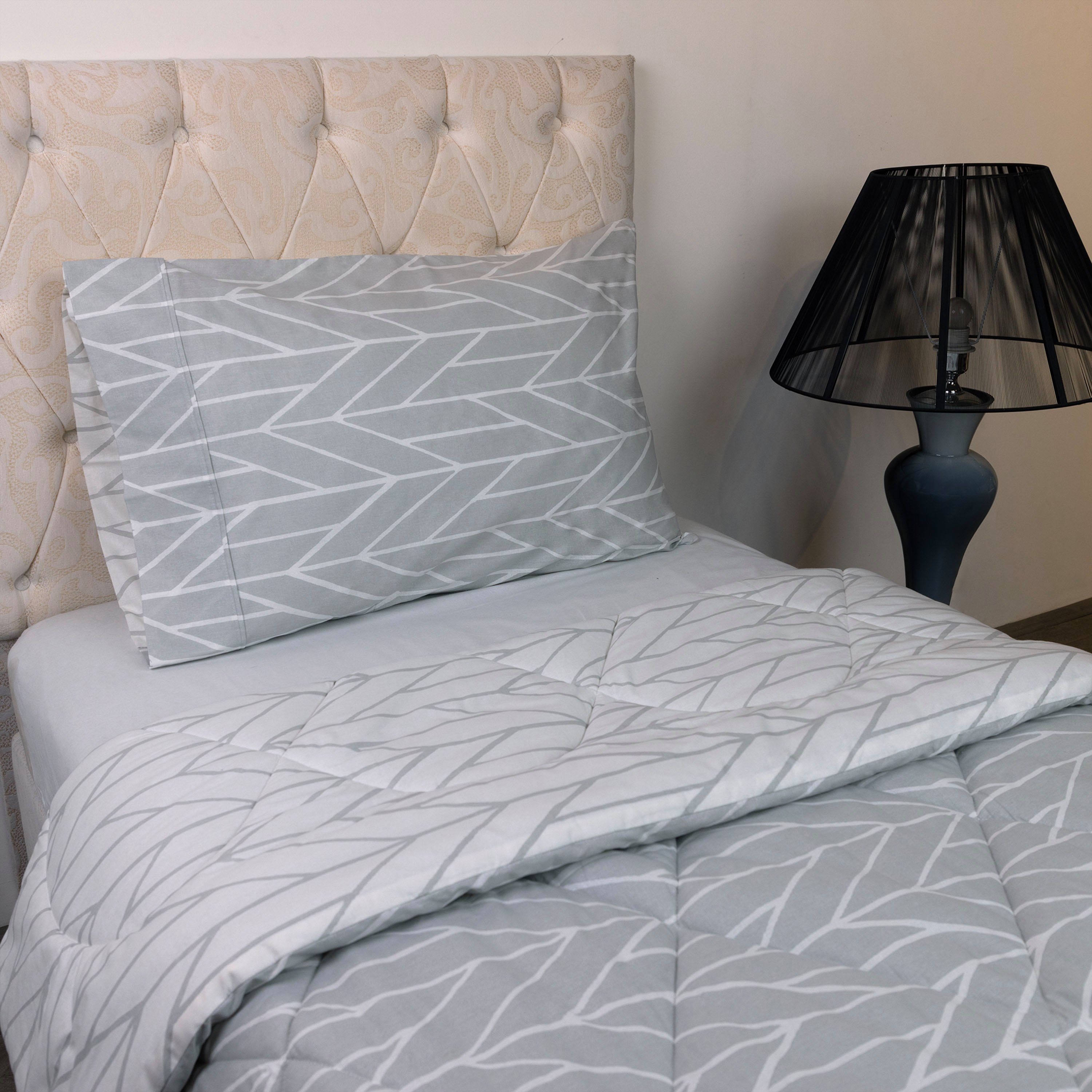 طقم لحاف توين قطن قطعتين بطبعات سينتروم من مالطا - 160x220 سم-hbxhomeware-hbxbedroom-image-1