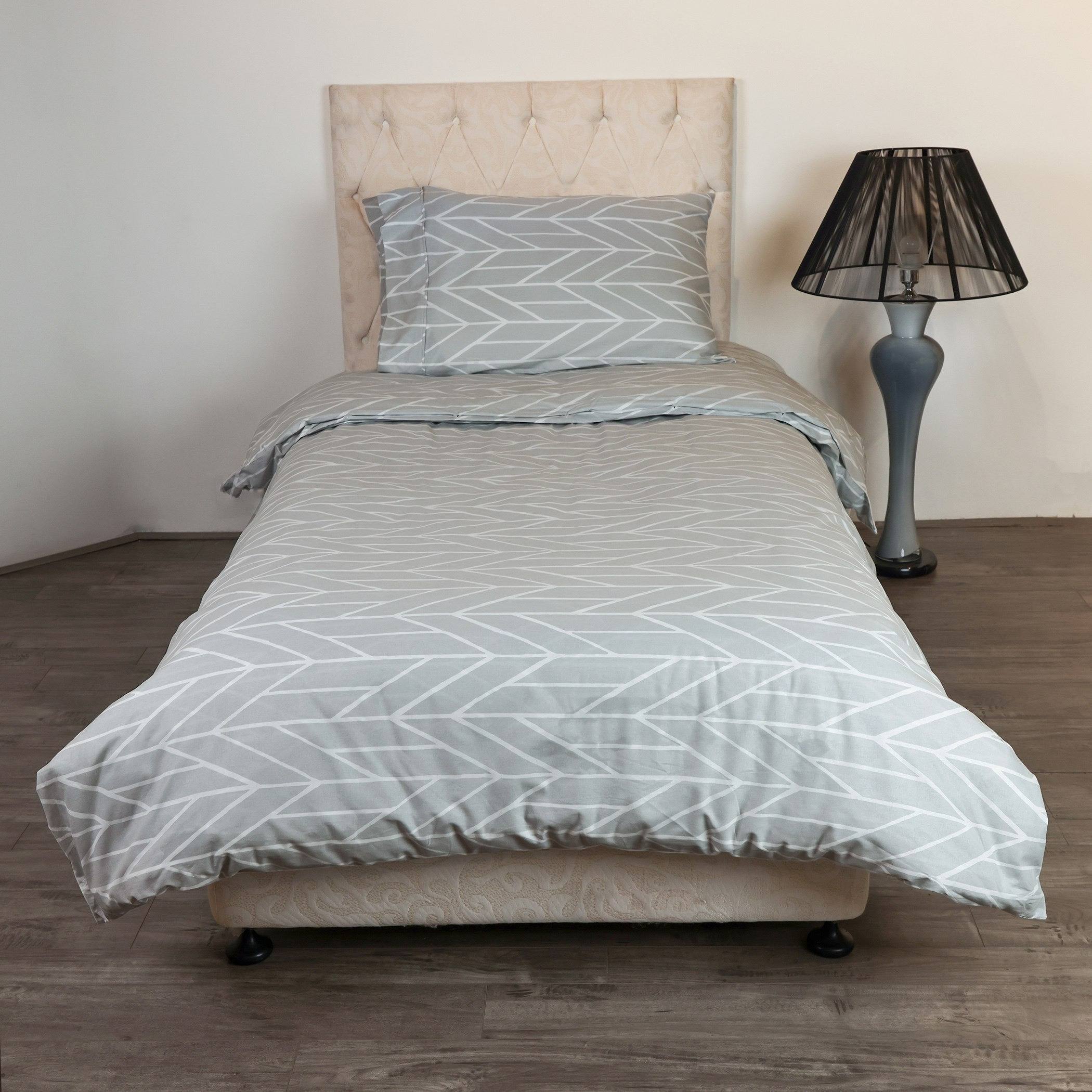 طقم غطاء لحاف فردي قطن قطعتين بطبعات سينترم من مالطا - 135x200 سم-hbxhomeware-hbxbedroom-image-1
