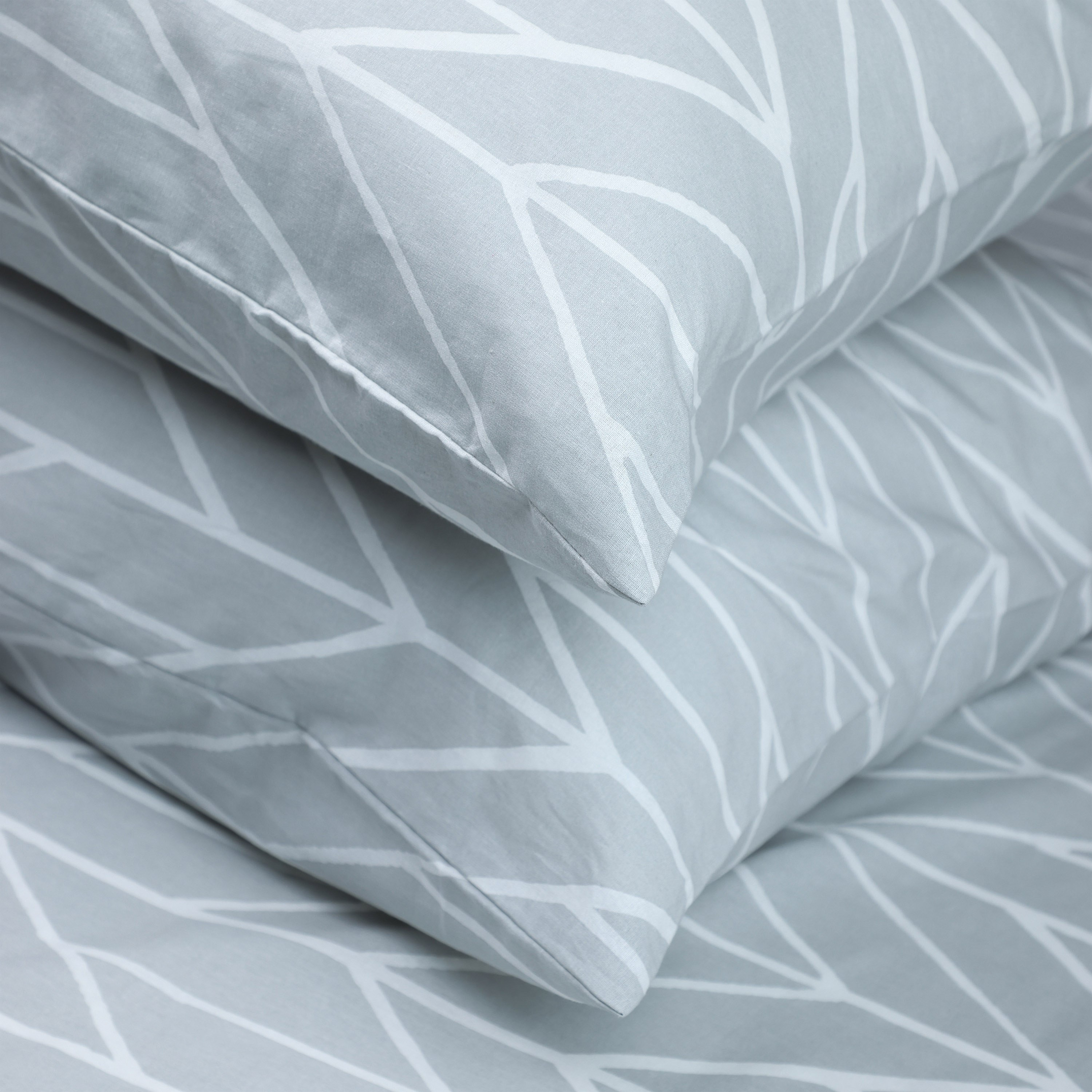 طقم غطاء لحاف توين قطن 3 قطع بطبعات سينتروم من مالطا - 150x220 سم-hbxhomeware-hbxbedroom-image-6