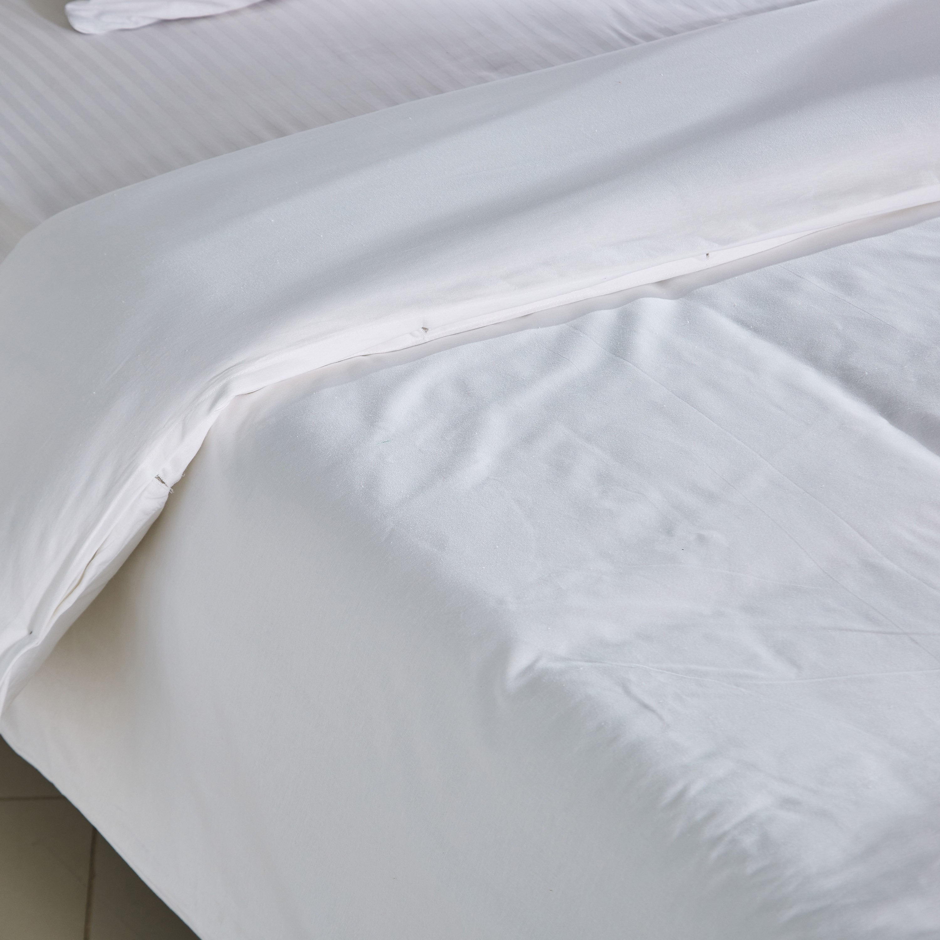 Ballina 3-Piece Solid Cotton Queen and King Duvet Cover Set - 220x220 cm-hbxhomeware-hbxbedroom-image-4