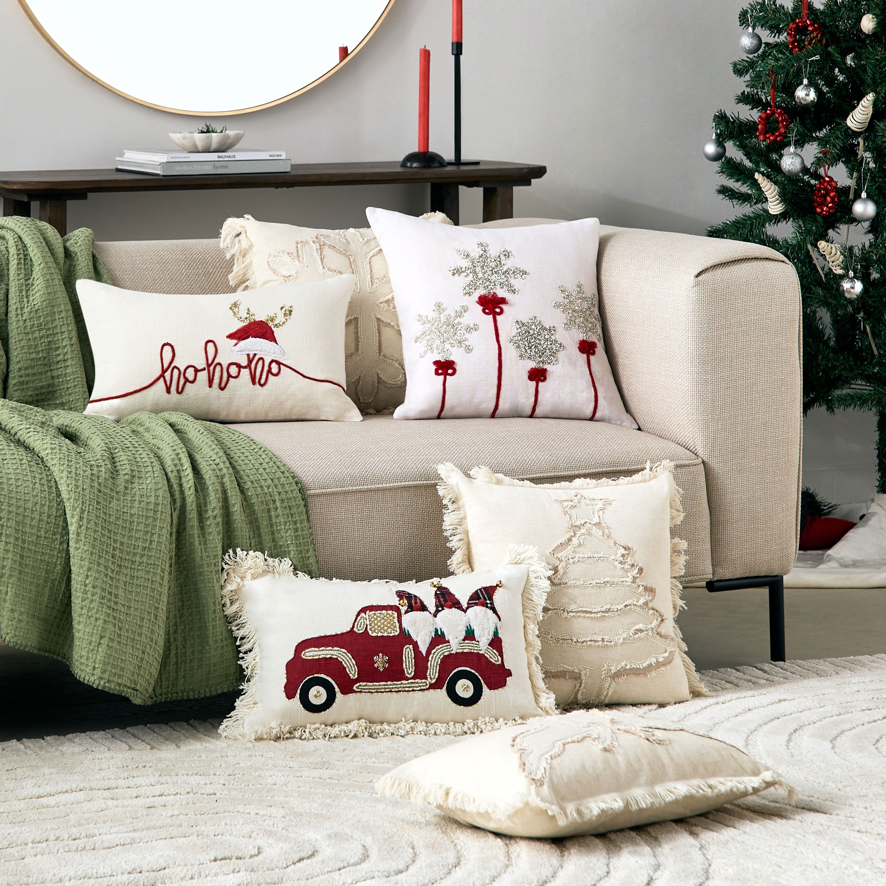 وسادة محشوة بتصميم كريسماس- 30x50 سم-hbxbedroom-bedding-cushionsandcovers-filledcushions-image-4