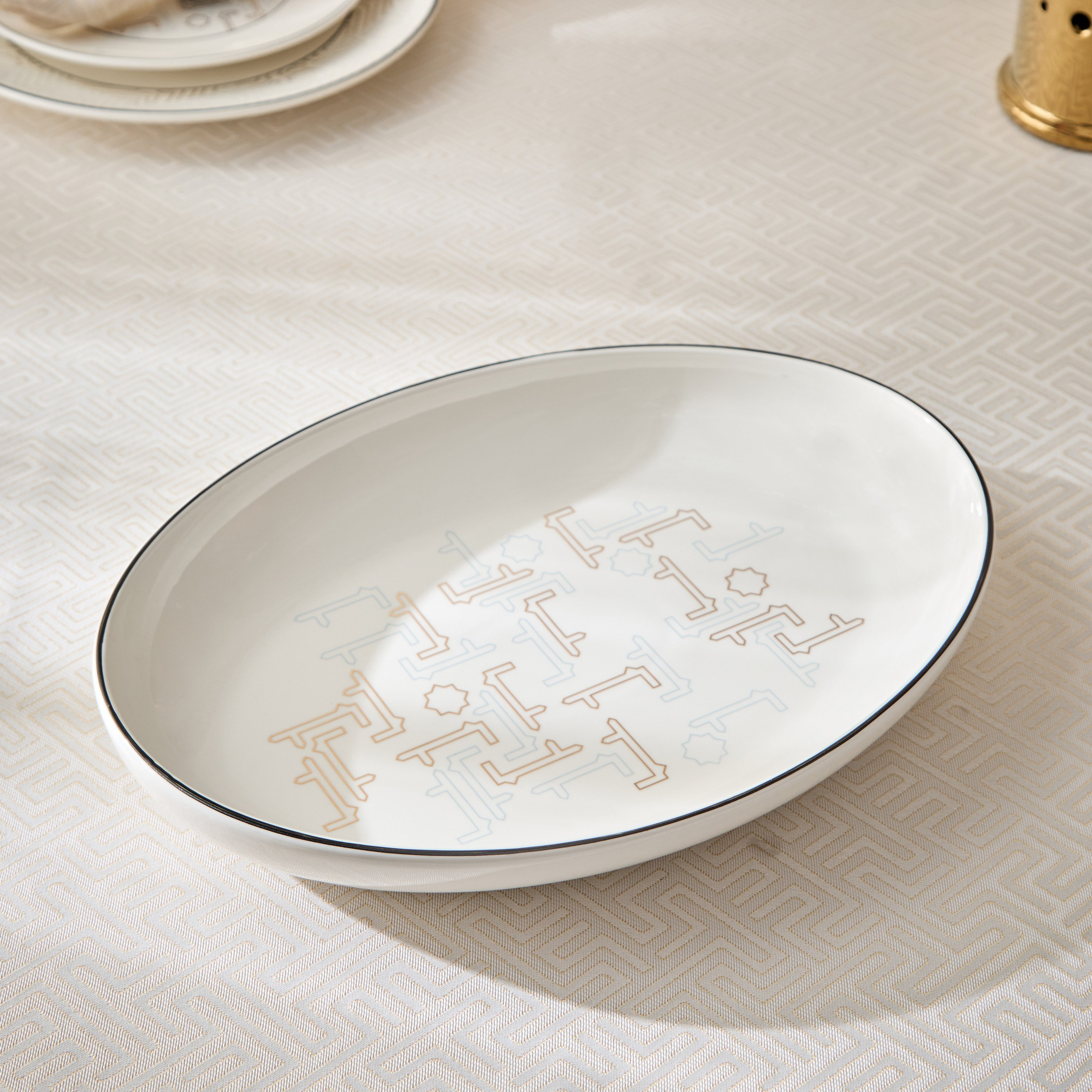 صحن بيضاوي ميراج من سكاي لاين-hbxdecorandfurnishings-tabletop-serveware-image-2